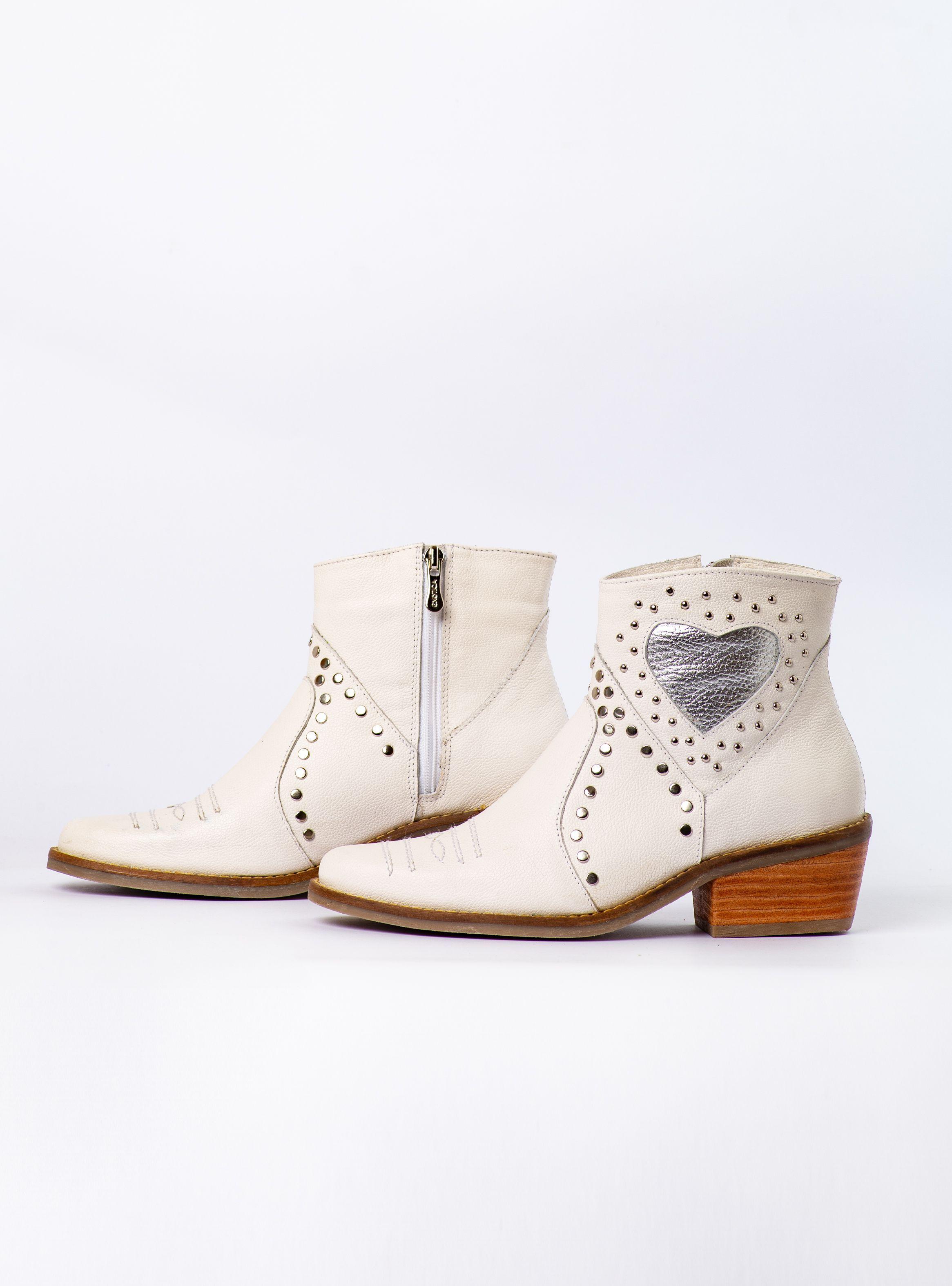 Botin Becky Blanco Plata Exotica -5