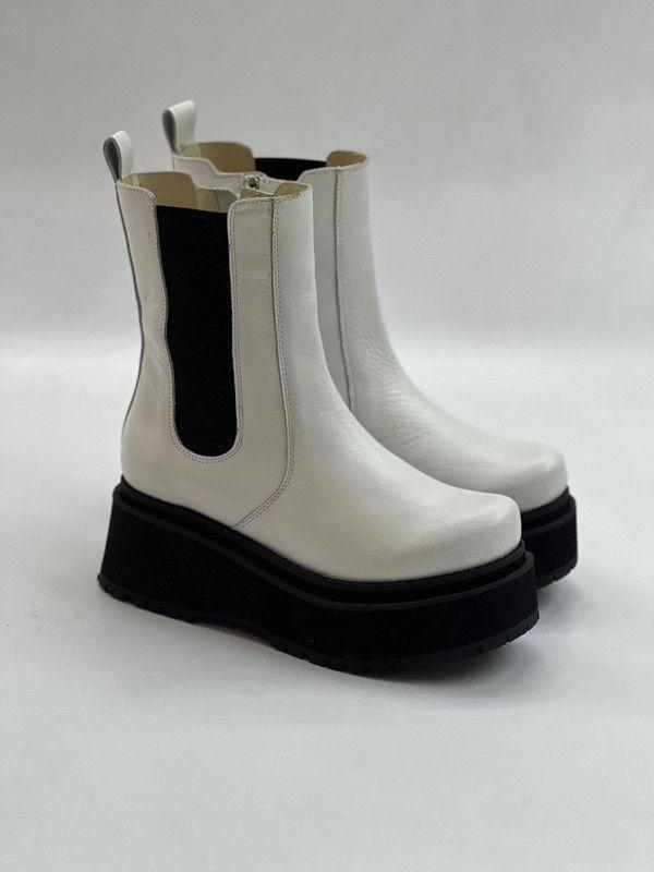 Botin Zuri blanco Exotica-2