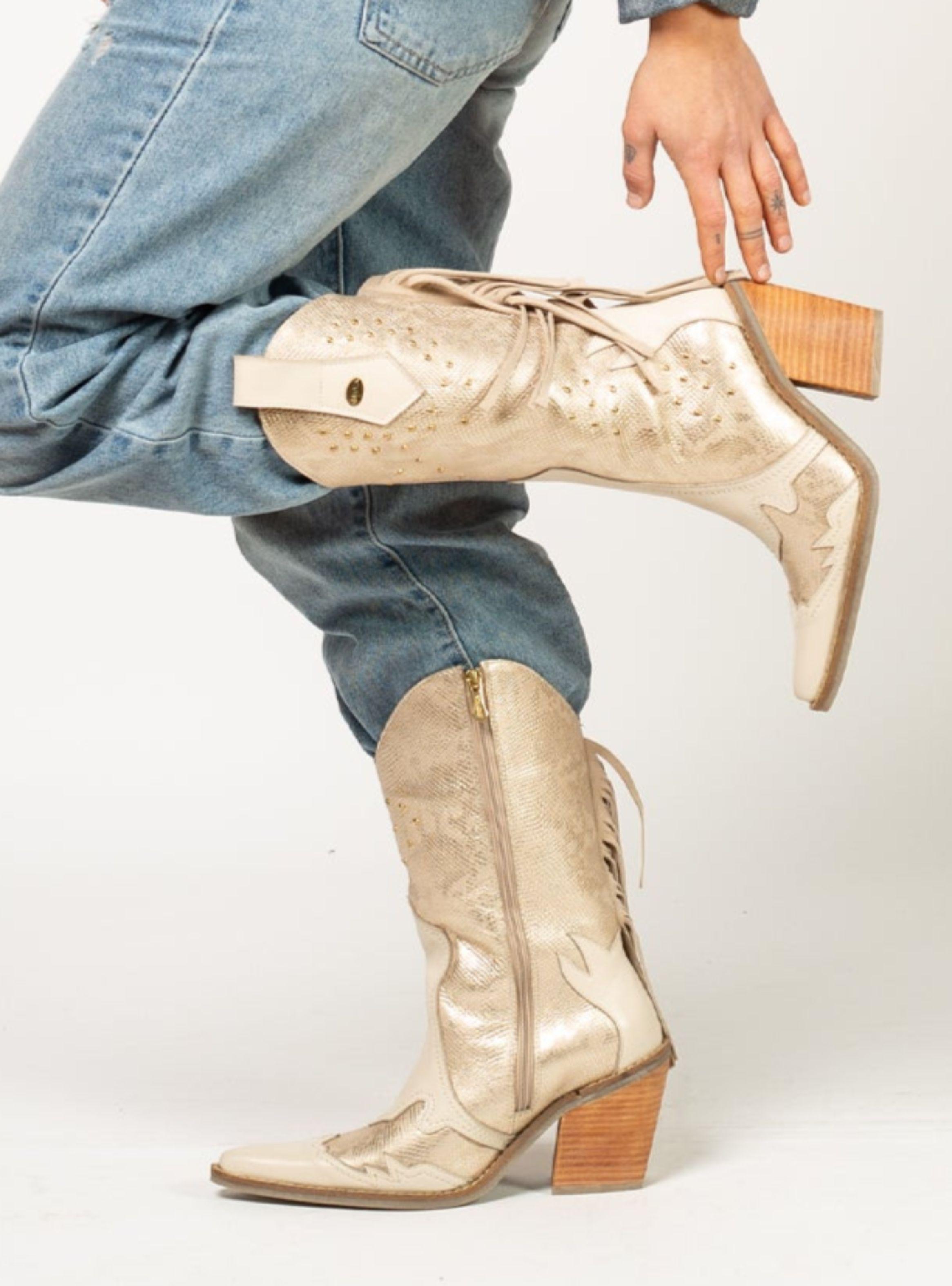 Bota Emily Dorado Exotica-0