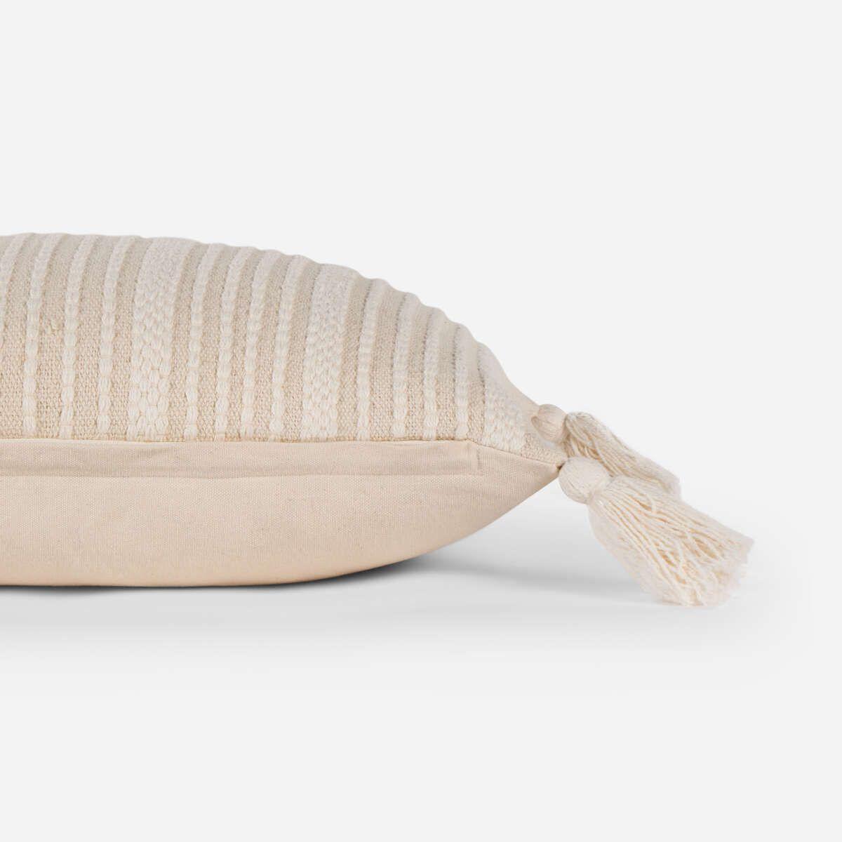 Funda de Cojín Bordado Ribete Crudo 35 x 50 cm-3