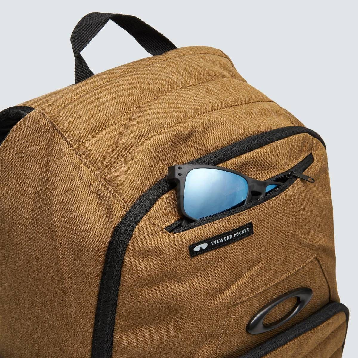 Mochila Oakley Enduro 4.0 Coyote  Café-3