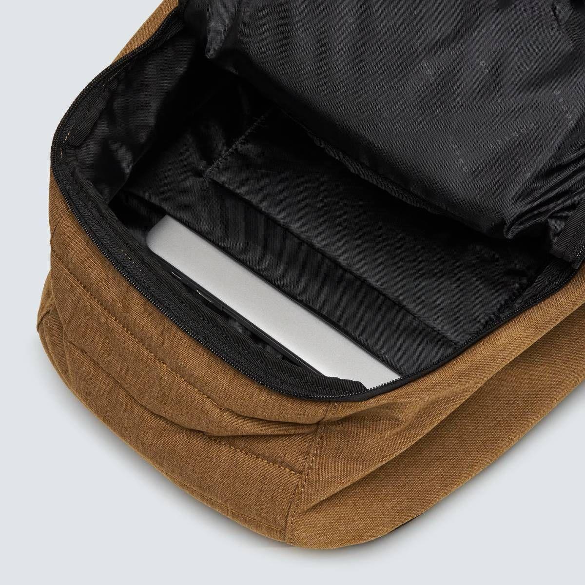 Mochila Oakley Enduro 4.0 Coyote  Café-4