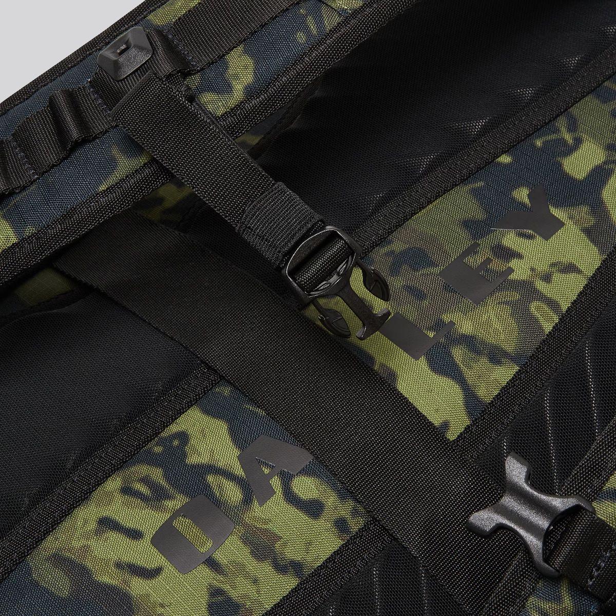 Mochila  Road Trip RC Oakley Camo Green-3