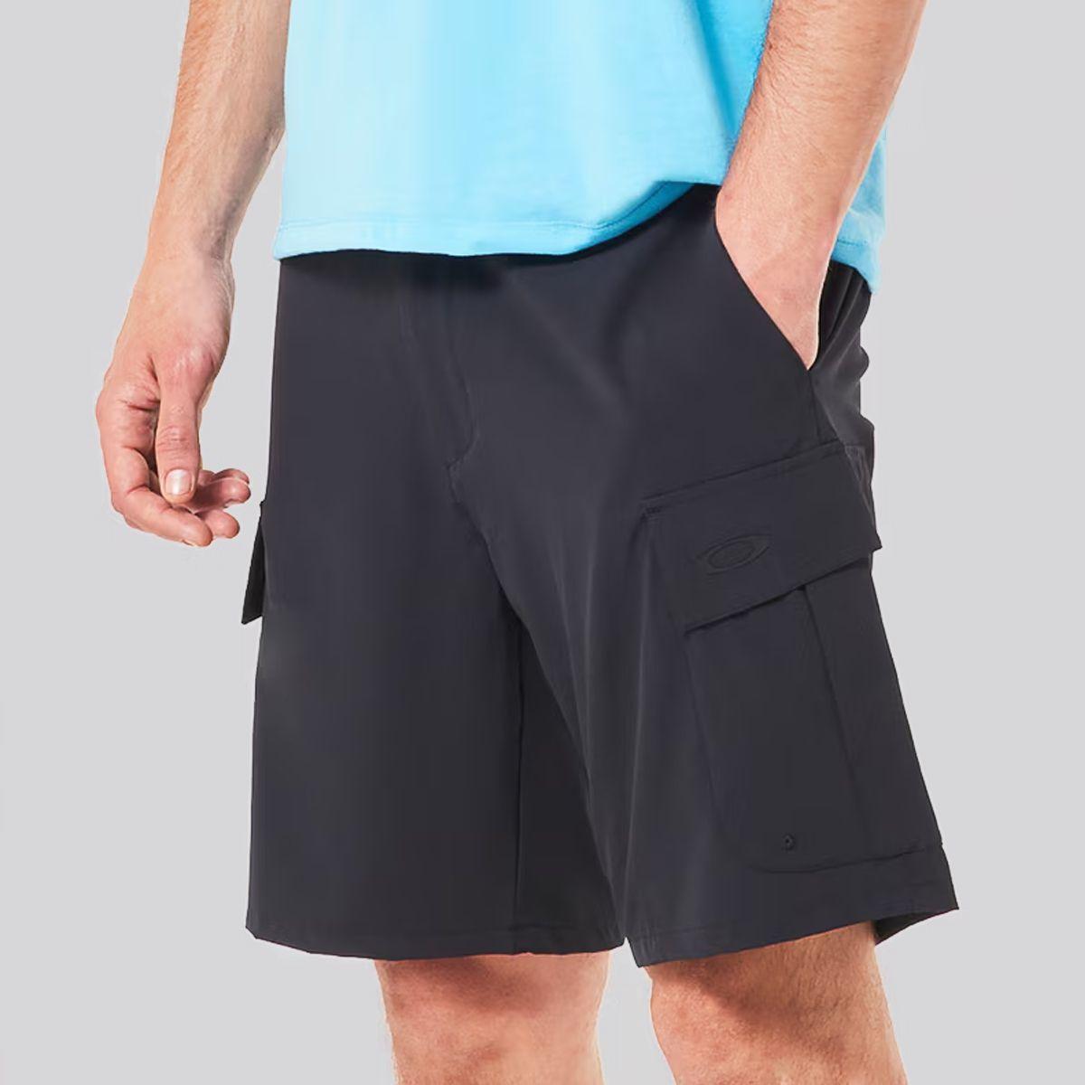 Short Hombre Cape Cargo RC Hybrid 20' Oakley Blackout-1