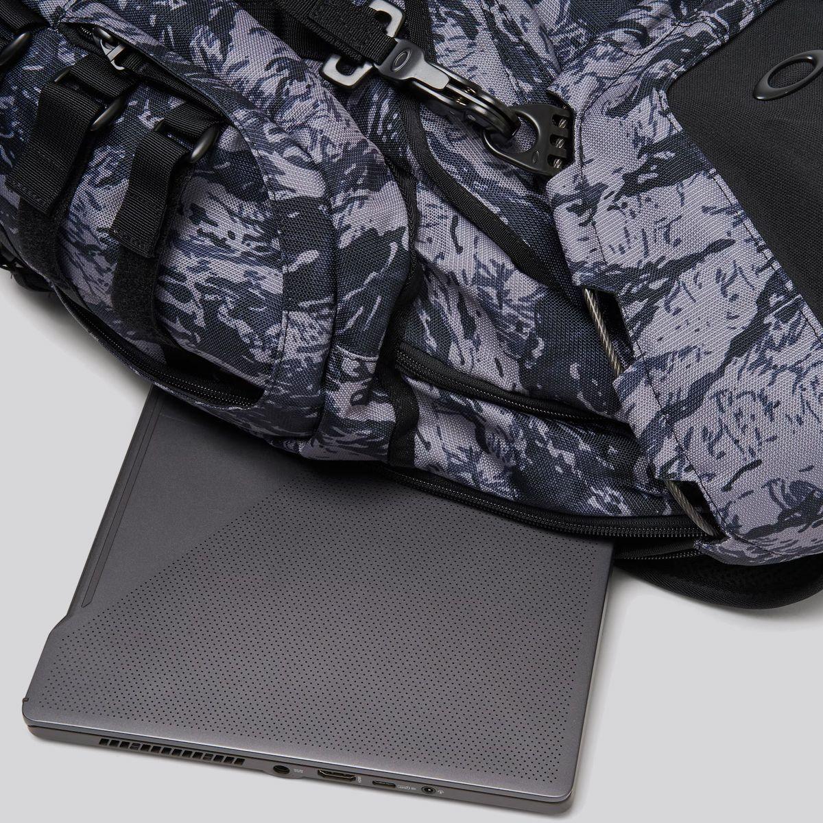 Mochila  Kitchen Sink Tiger Mountain Oakley Camo Gray-3