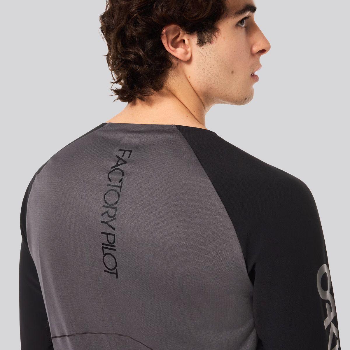 Polera Hombre Maven Scrub Oakley Black/Grey-4