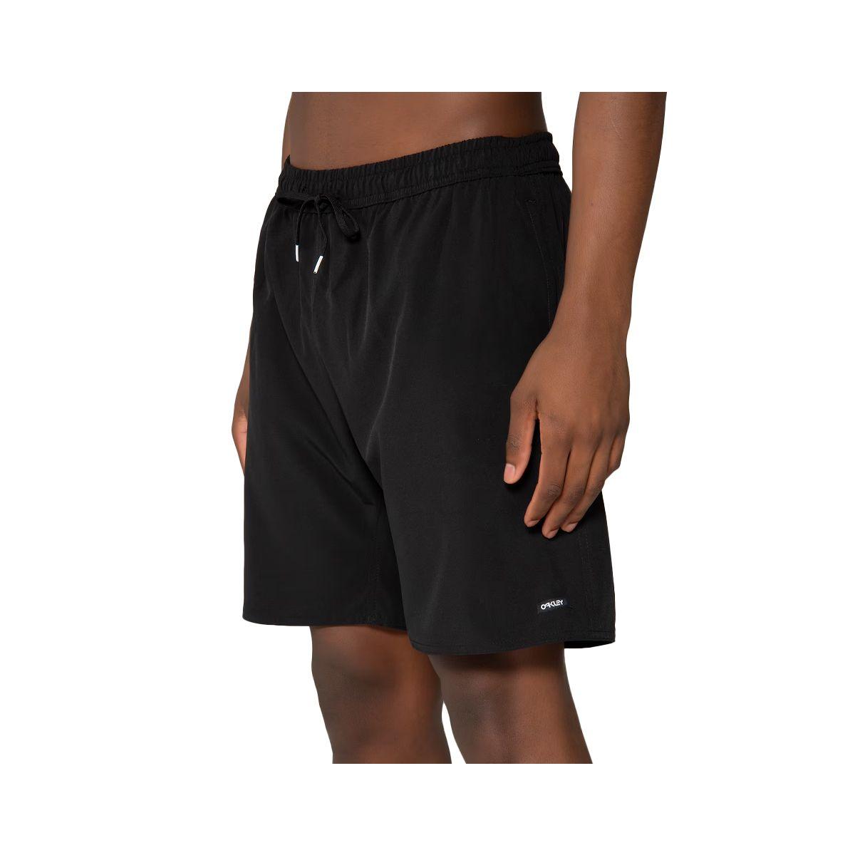 Short Hombre Essential Pocket Oakley Blackout-1