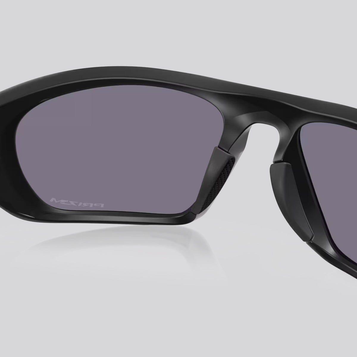 Lentes de Sol Oakley Lateralis Matte Black Ink / Prizm Grey-5
