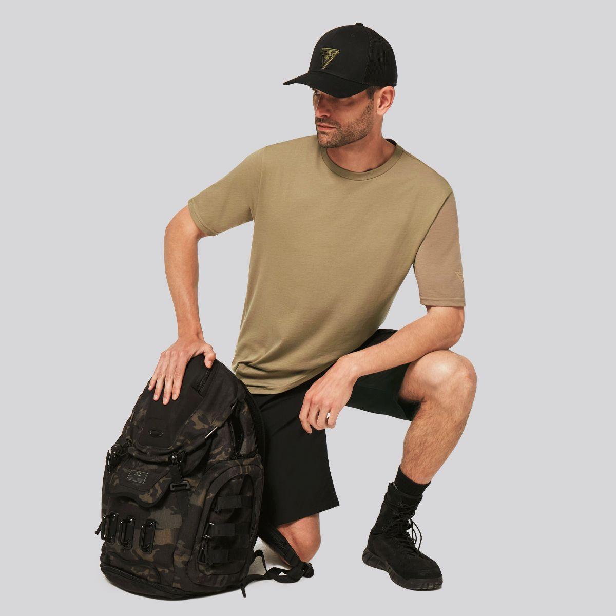 Polera Oakley SI Core Hombre Beige-2