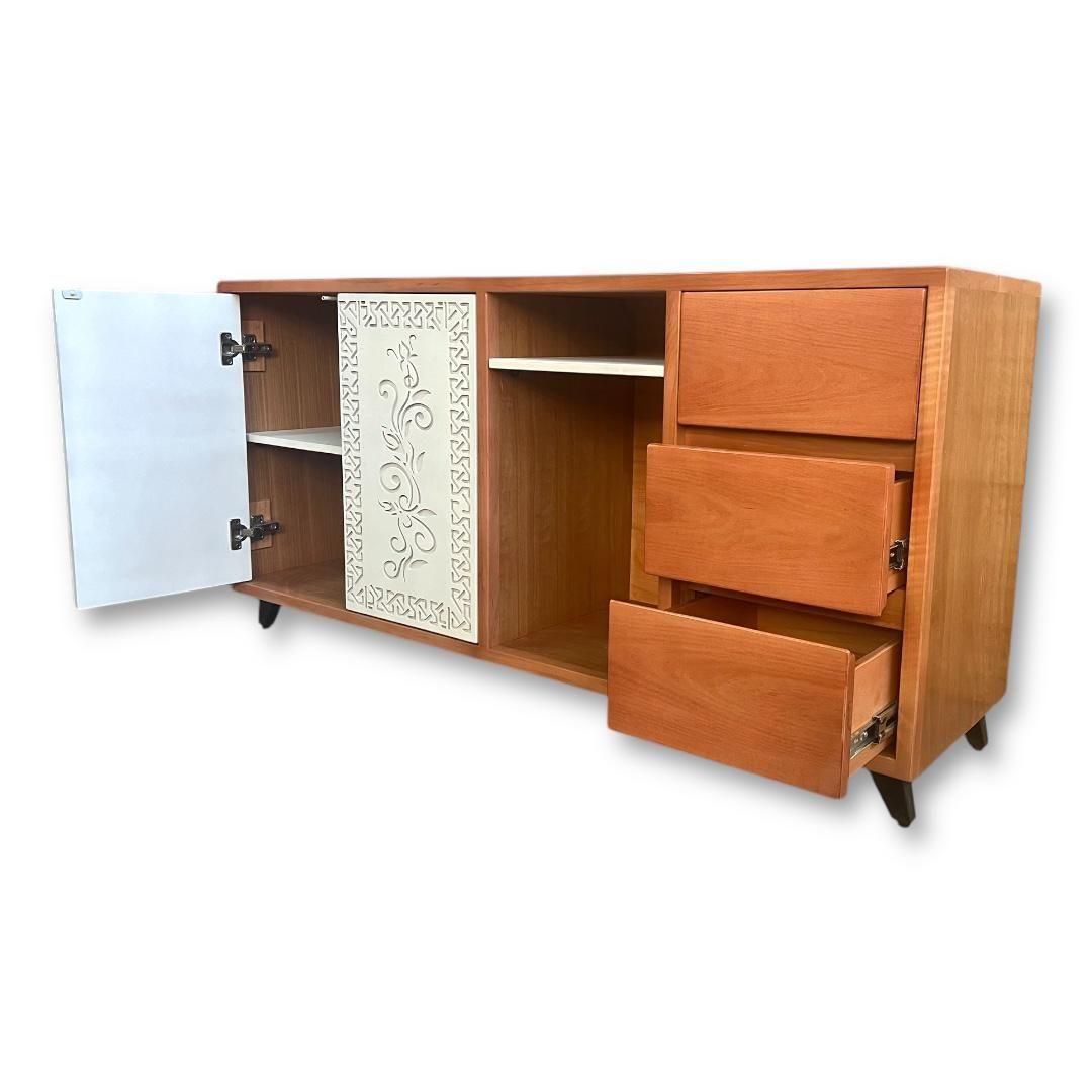 Rack para TV modelo Flor tallada-2