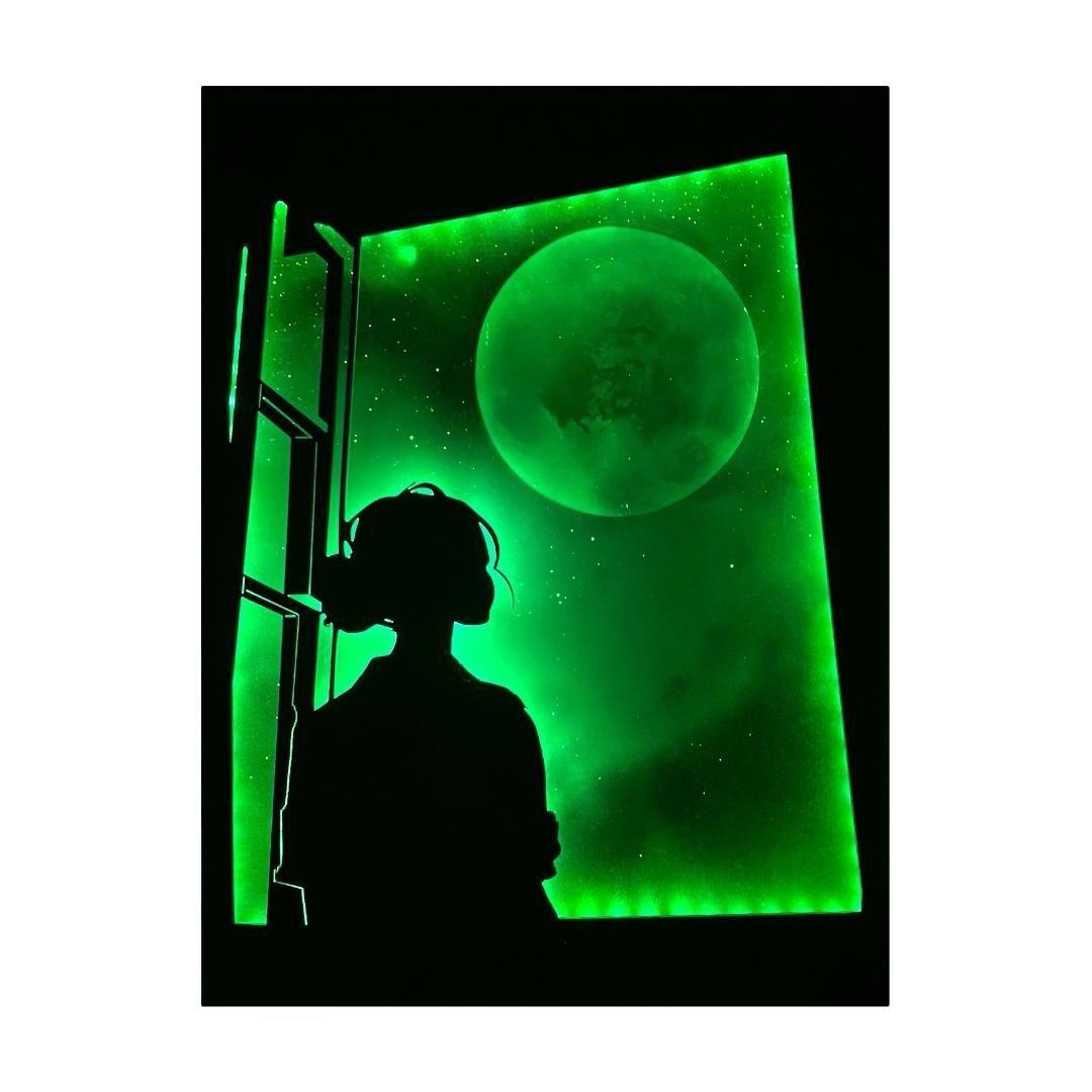 Cuadro Retroiluminado modelo Mujer en la Ventana B-3