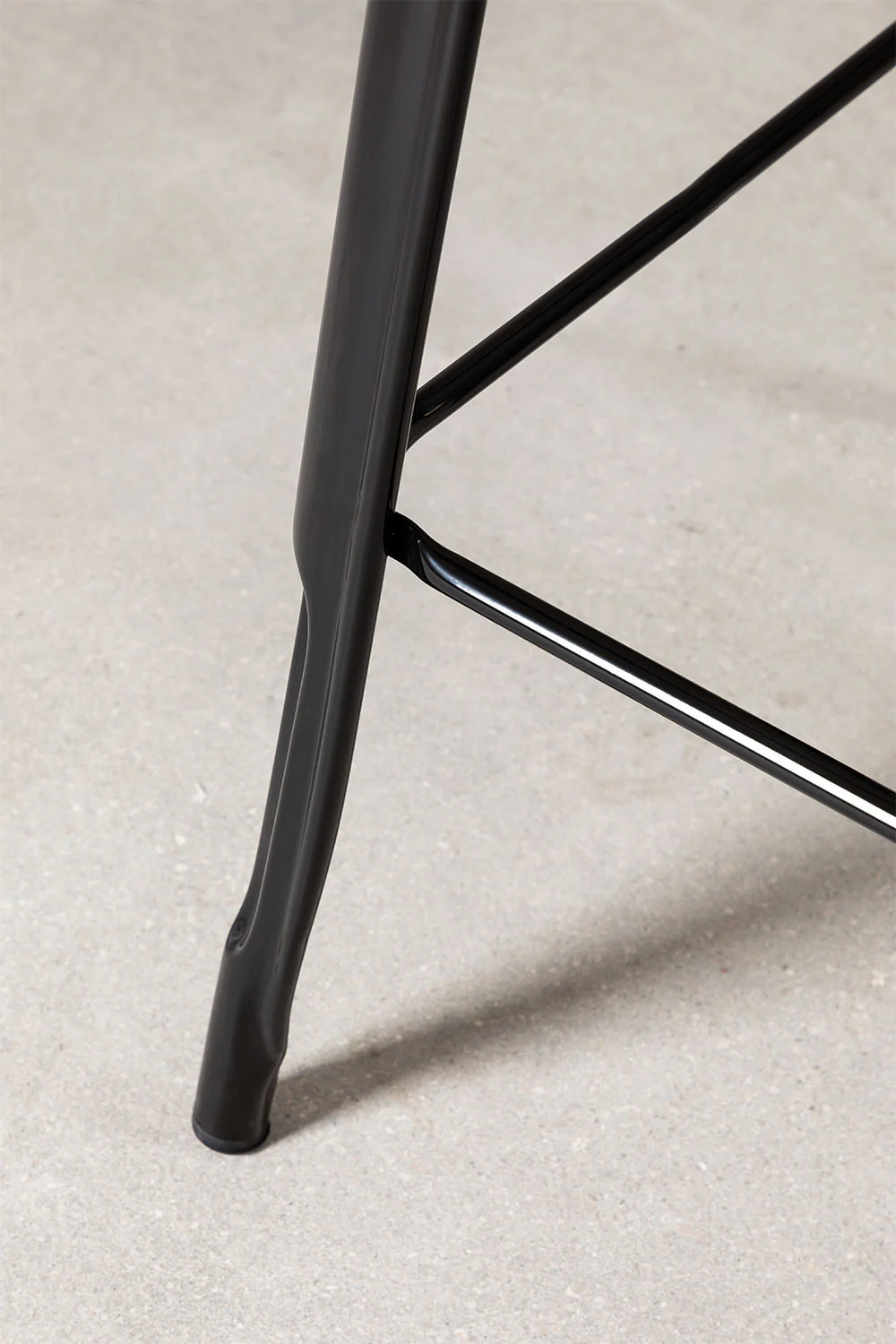 Mesa de Centro Bar Tolix Negra con Cubierta de Madera 60x60x105-4