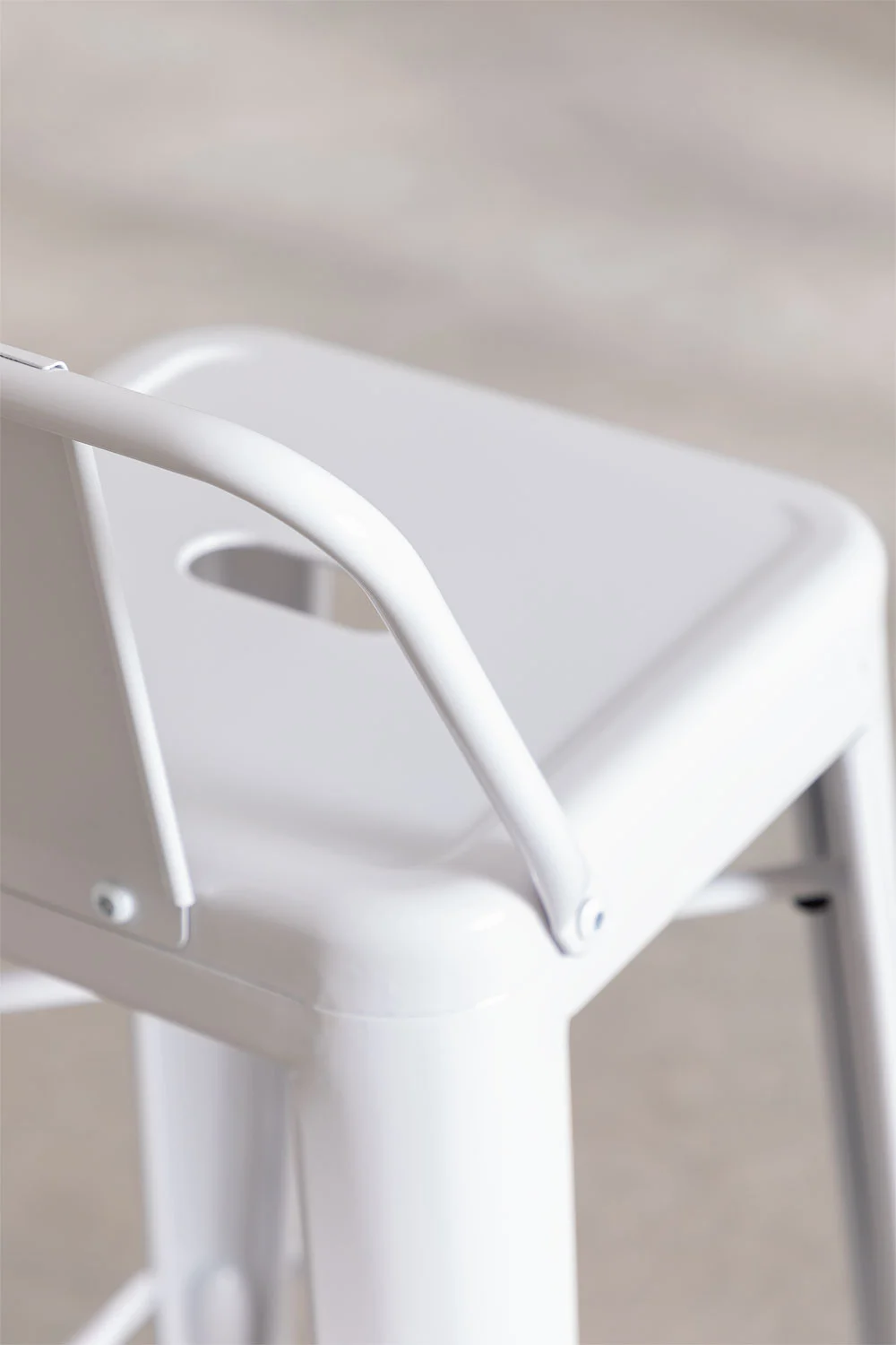 Pack 2 Pisos y sillas bar MKP Tolix Clasico Blanco 66cm-6