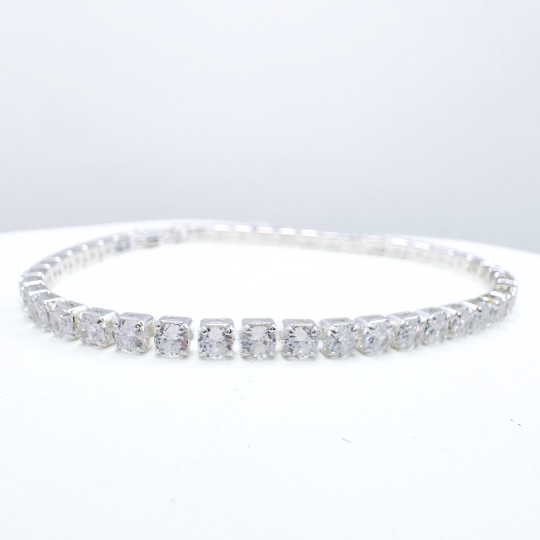 Pulsera de Hilo Brillante con Detalles en Plata 925 y Circón-5