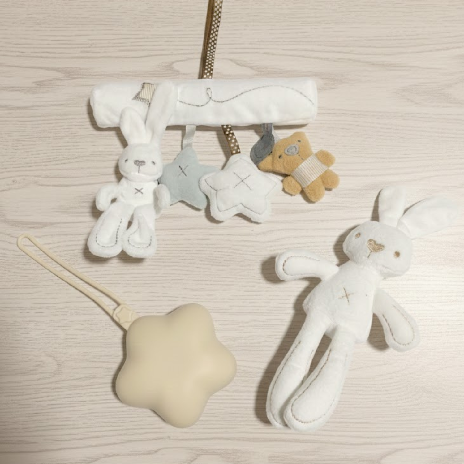 Kit de Estimulacion y Apego Movil Peluche y Porta Chupete-3