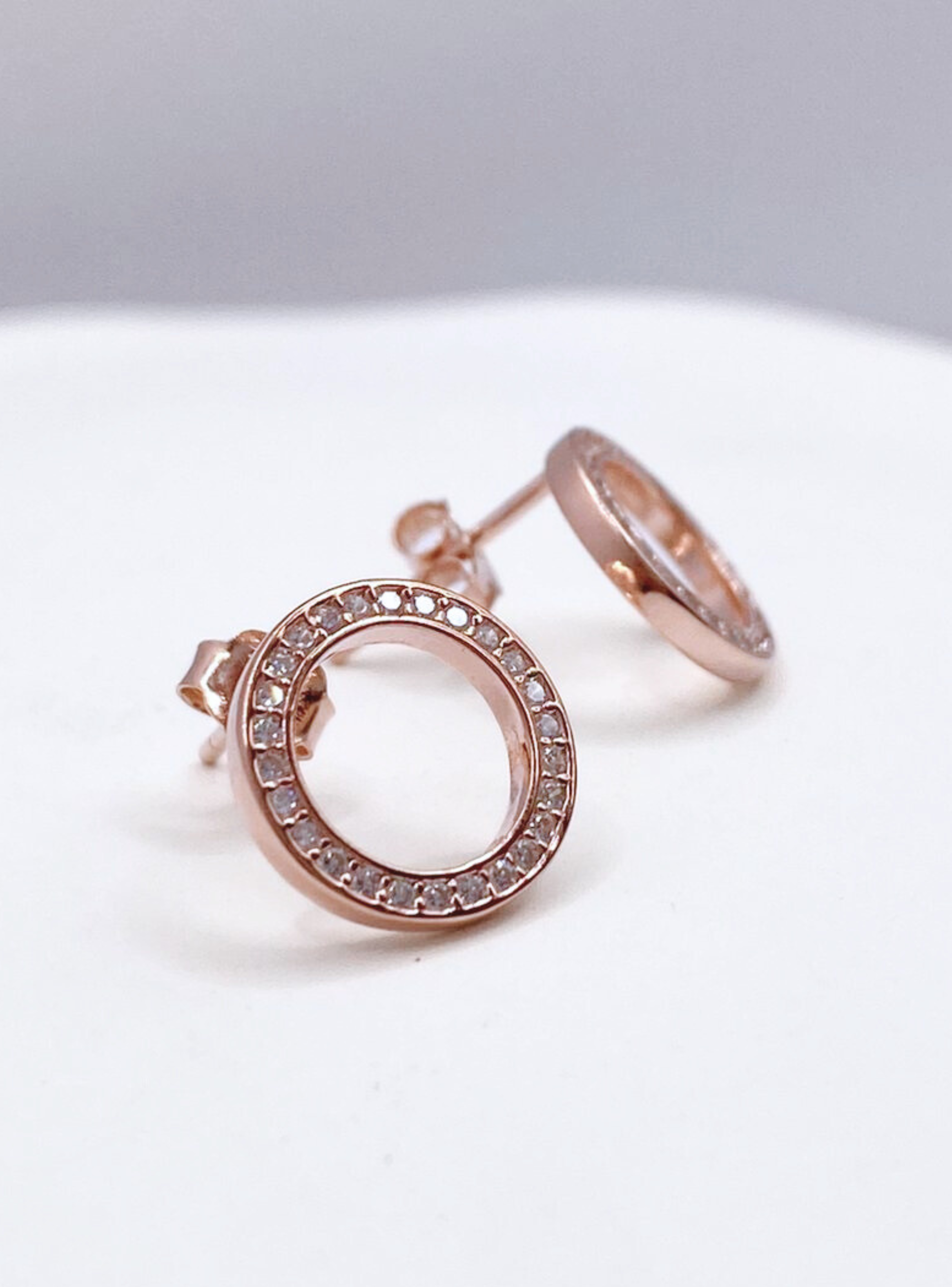 Aros Apegados Circulos y Circonitas Blancas, Rose Gold-2