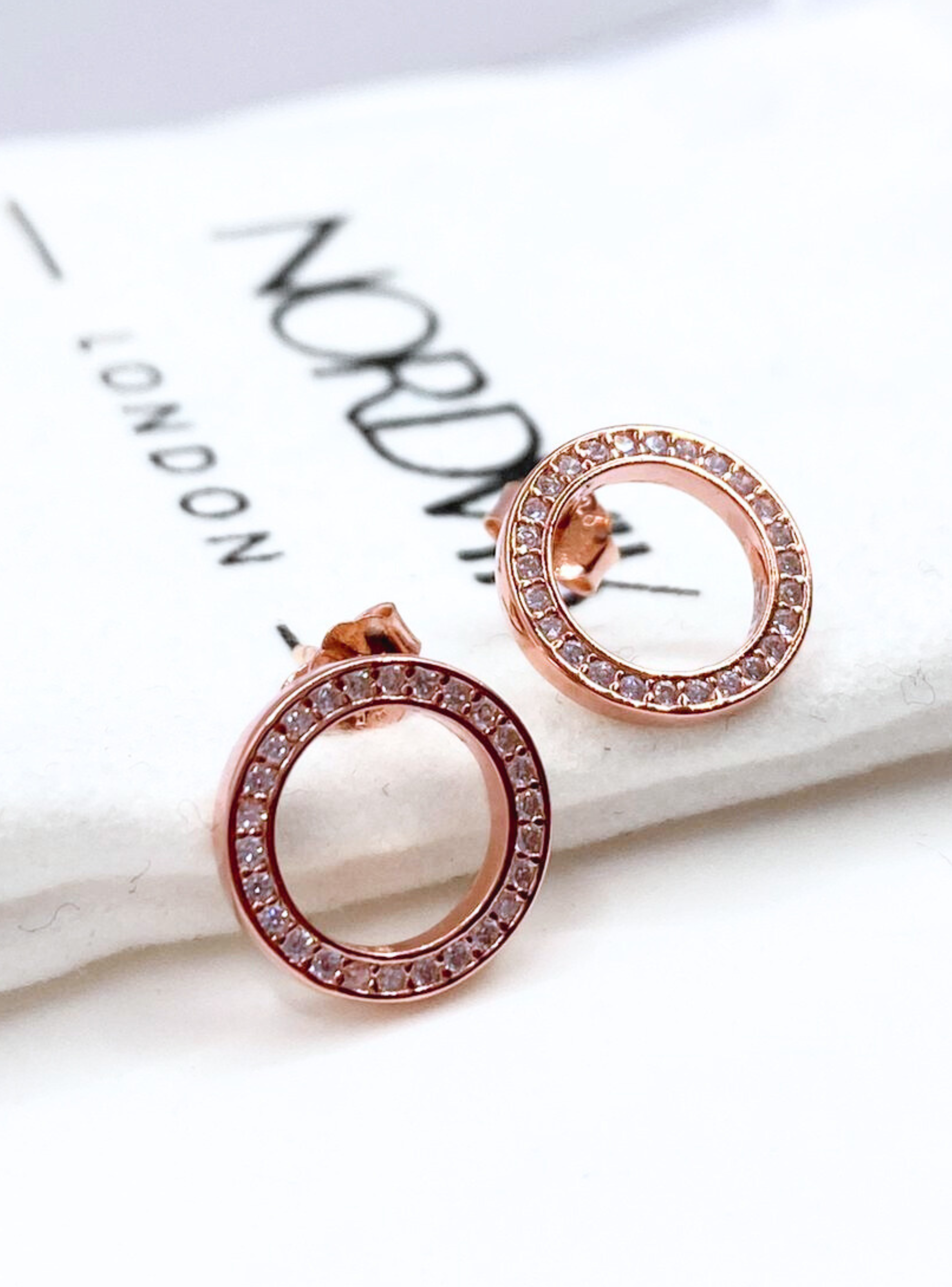 Aros Apegados Circulos y Circonitas Blancas, Rose Gold-3