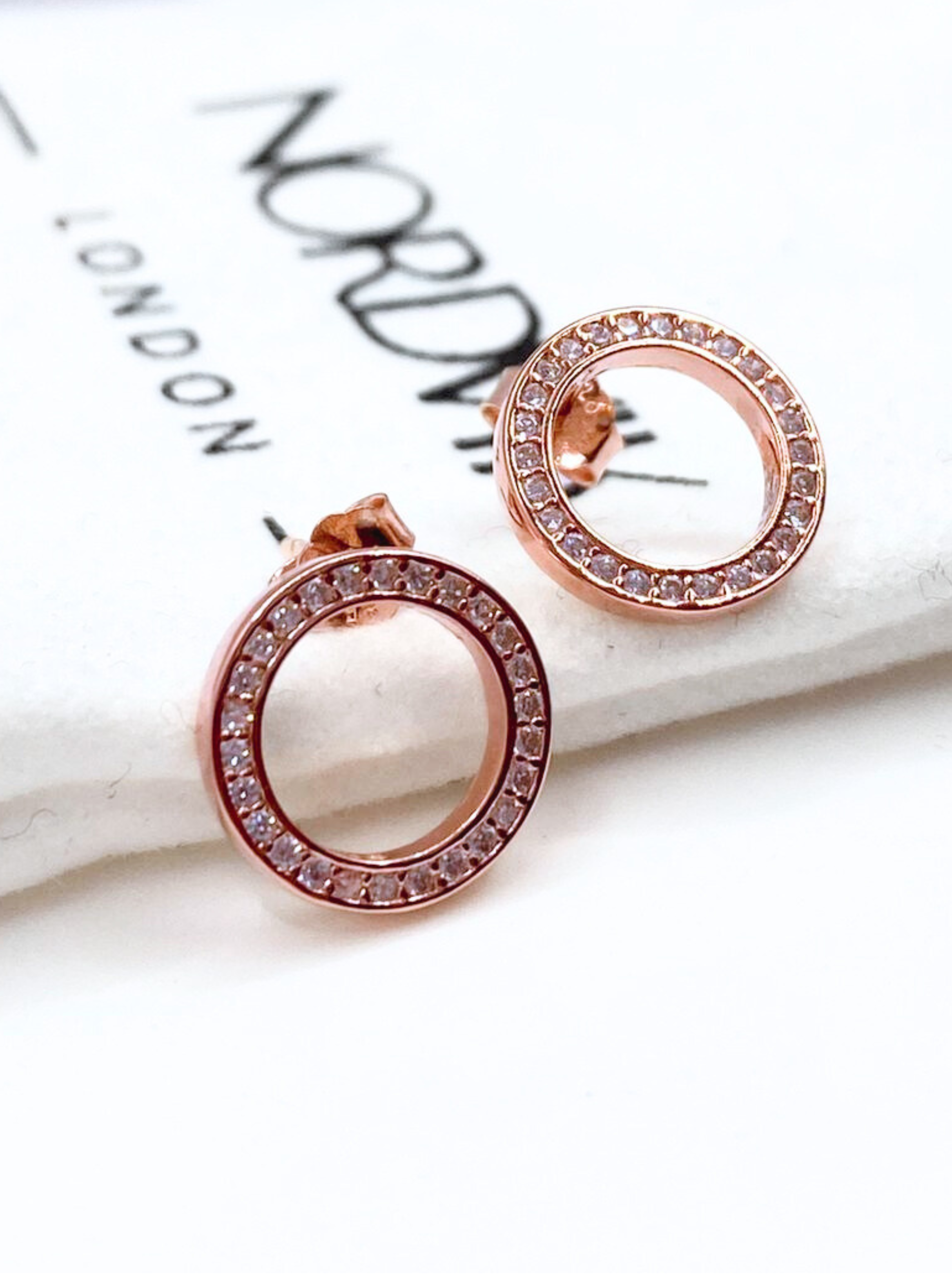 Aros Apegados Circulos y Circonitas Blancas, Rose Gold-4