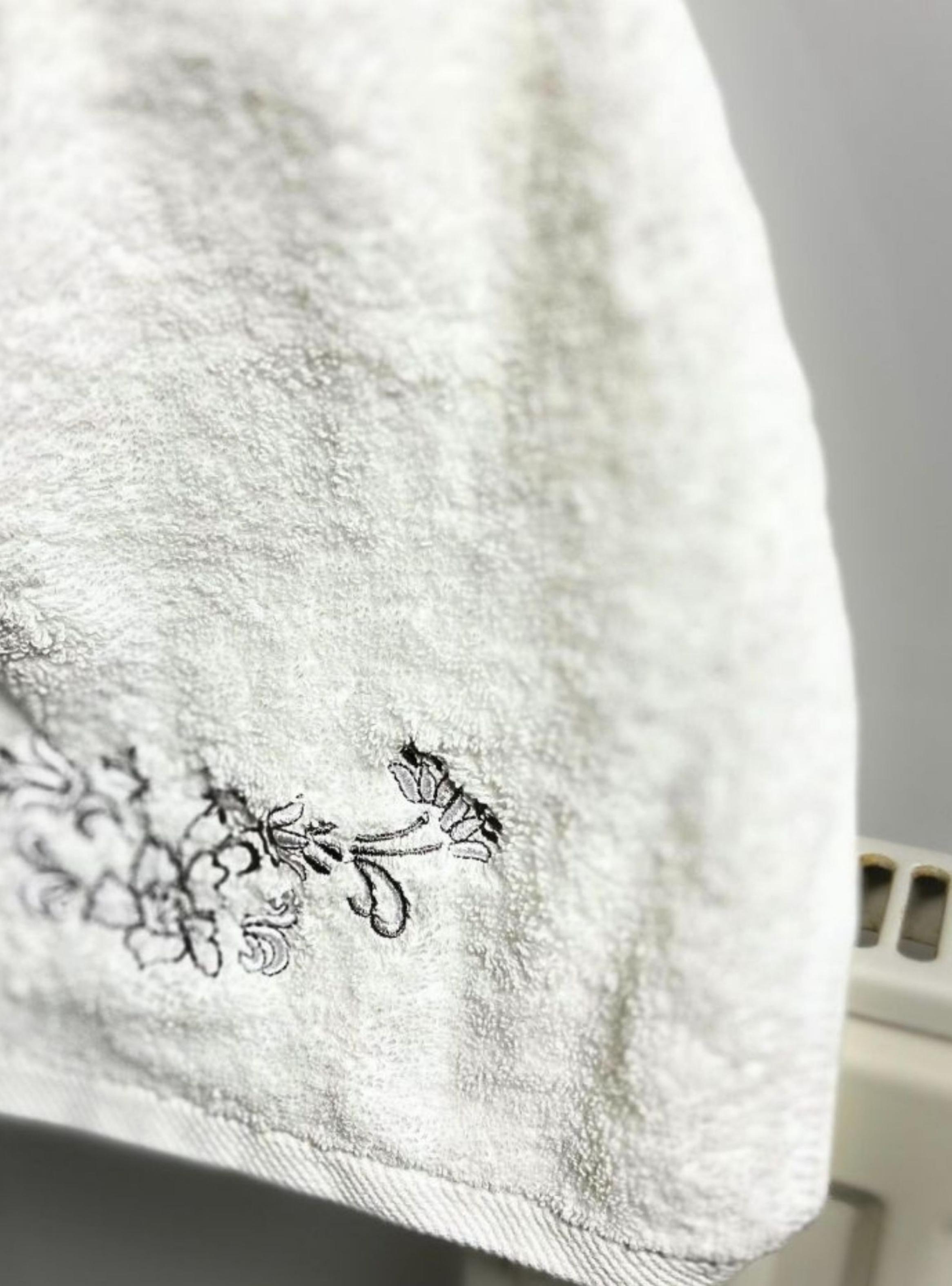 3 TOALLAS ROYAL TOUCH GRAY Visita 30 cm x 45 cm Algodón 550 GSM BOHEMIK-3