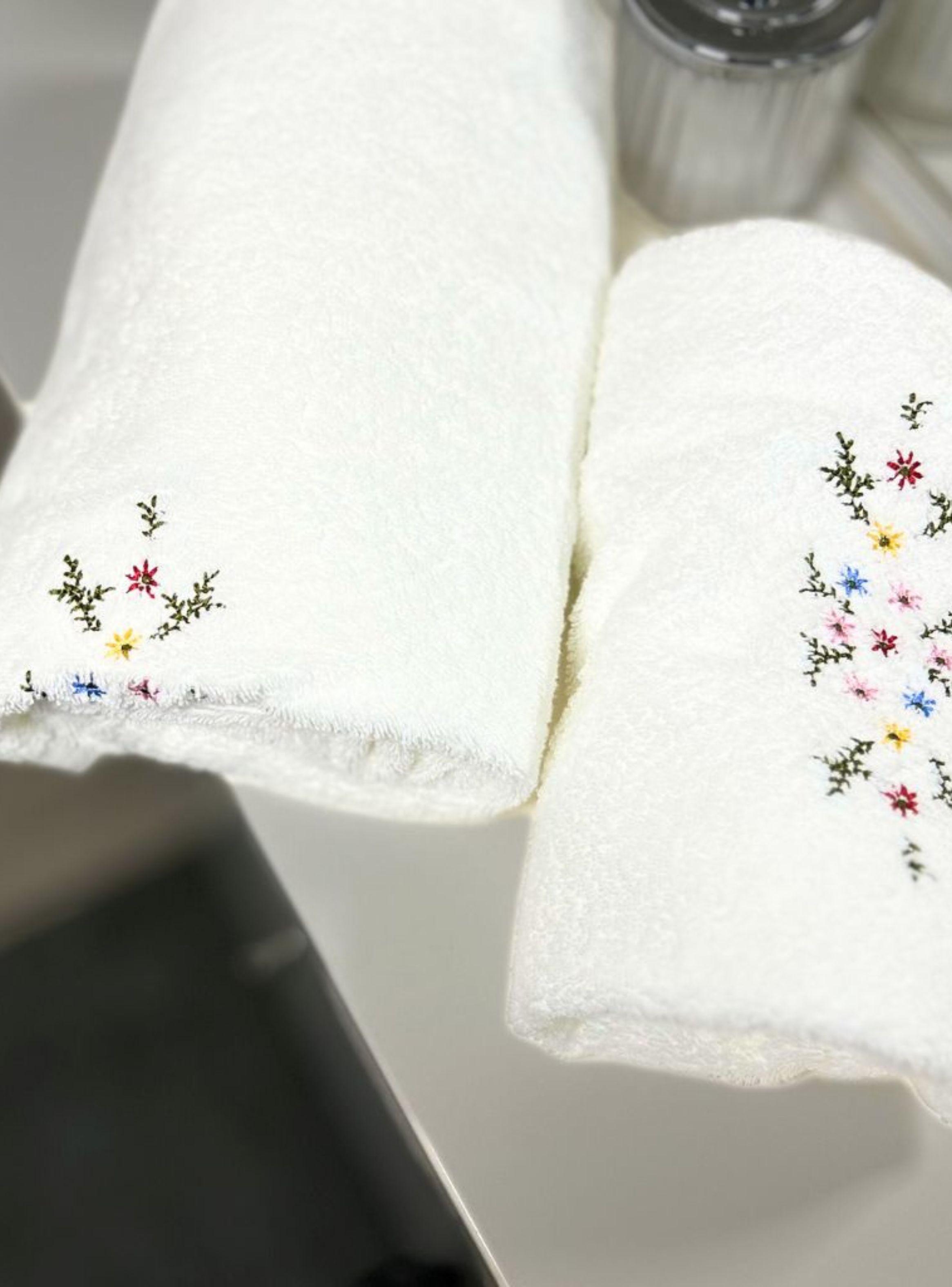 3 TOALLAS ROYAL TOUCH Floral Visita 30 cm x 45 cm Algodón 550 GSM BOHEMIK-3