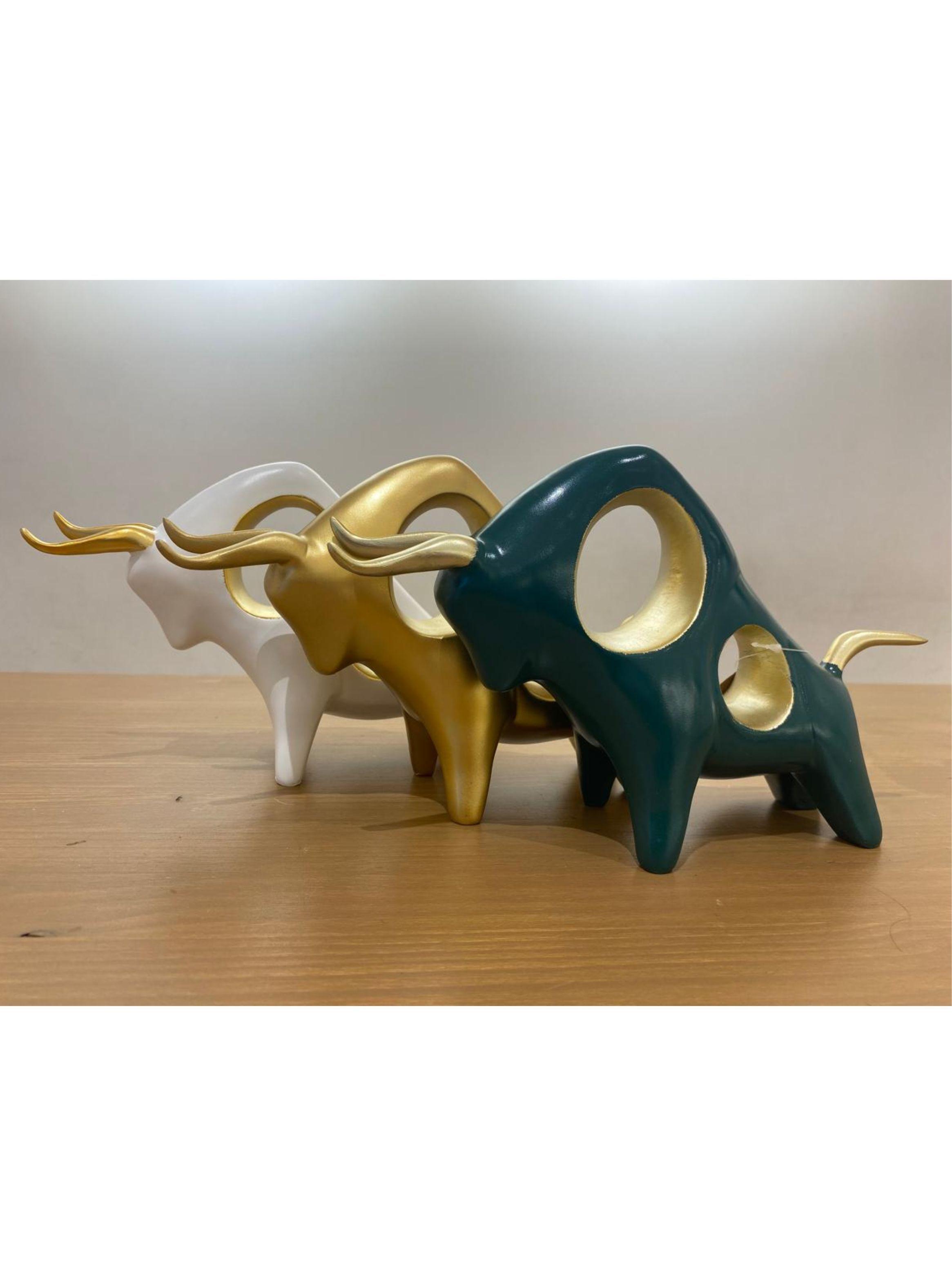 Toro ornamental estilo n rdico dorado-3