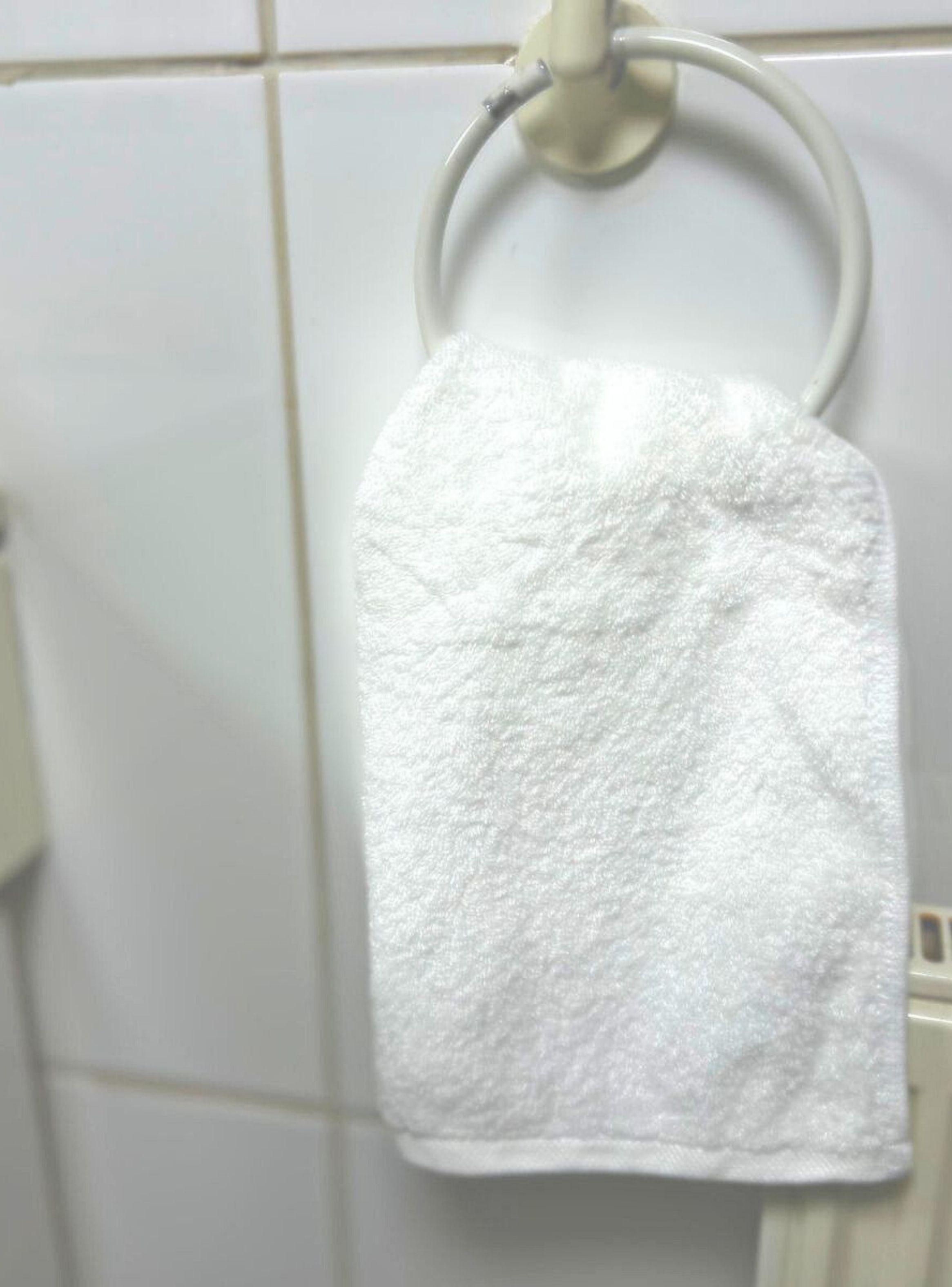 JUEGO DE 3 TOALLAS ROYAL TOUCH ( 1 de Visita, 1 de Mano y 1 de Baño)-6