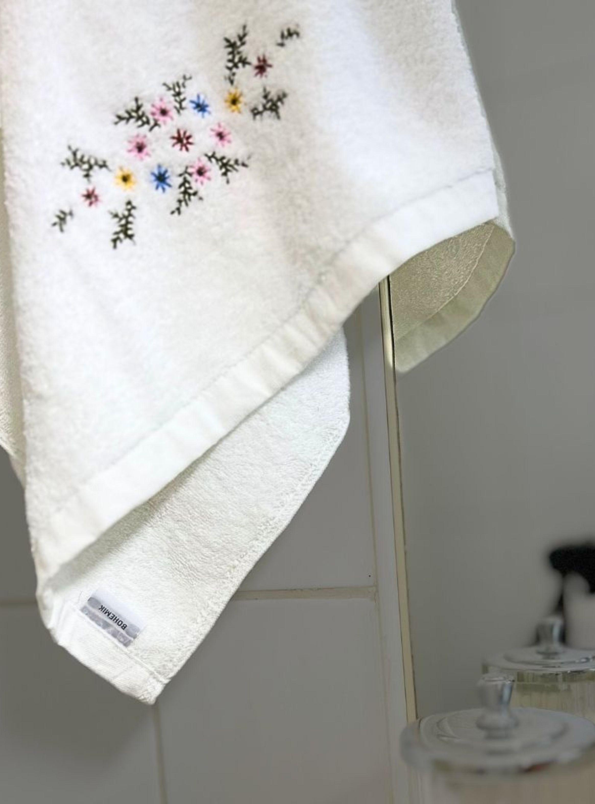 3 TOALLAS ROYAL TOUCH Floral Baño 60cm x 130cm Algodón 550 GSM BOHEMIK-3