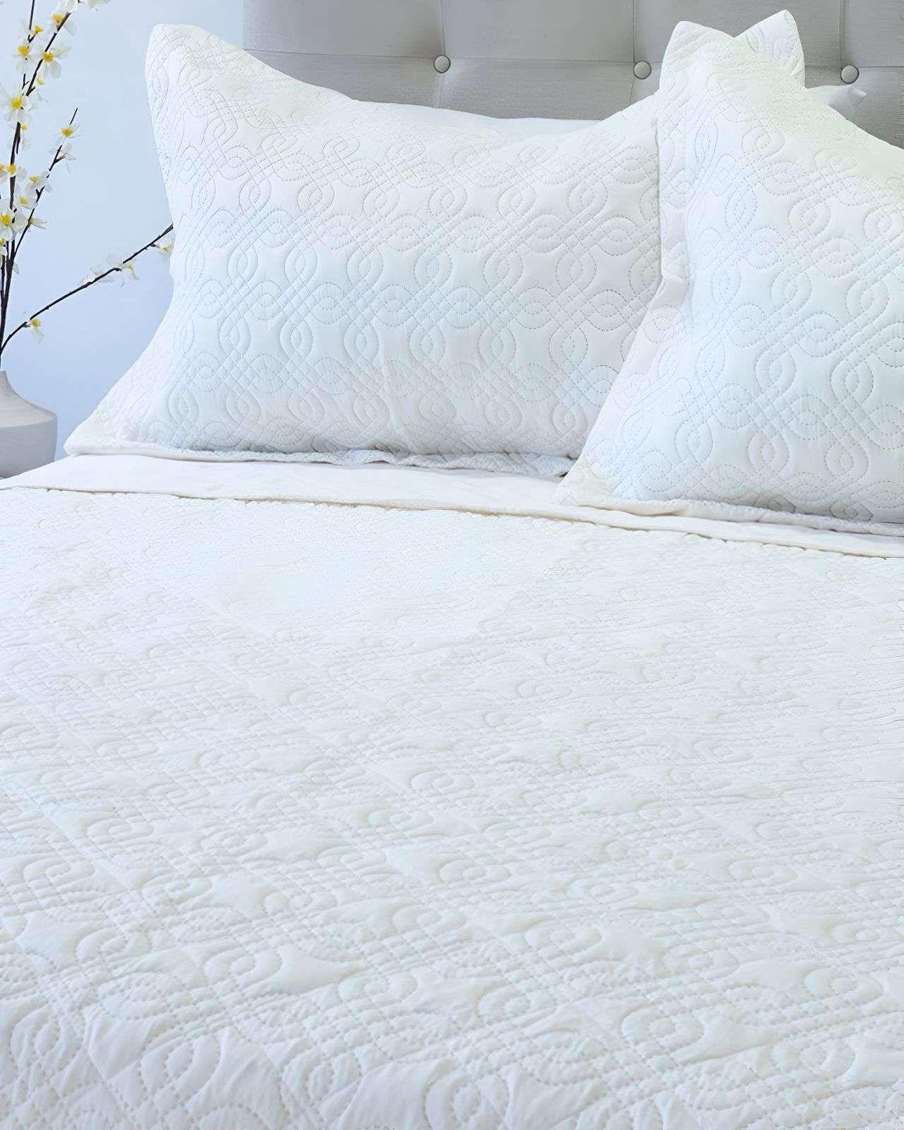 Quilt King Doral MAS 2 ALMOHADAS DE REGALO D07-0