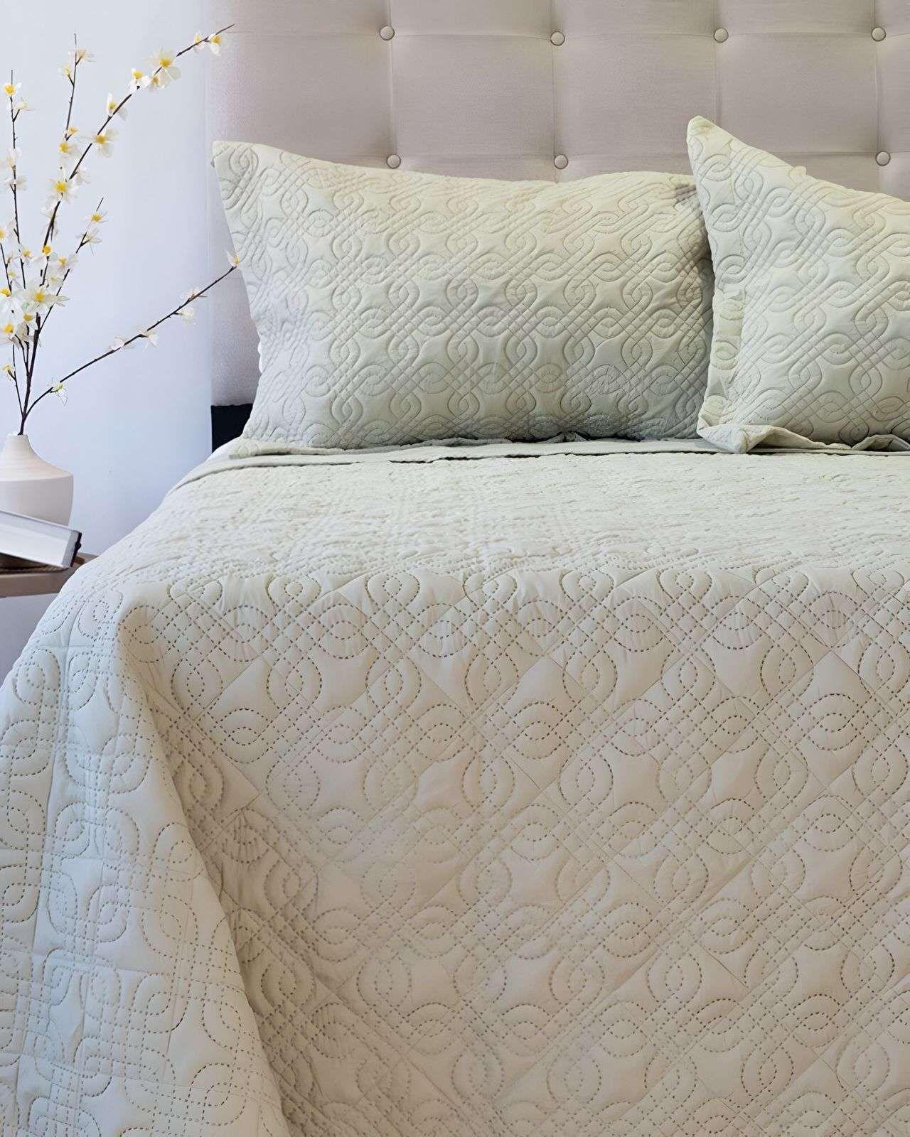 Quilt 2 Plazas Doral MAS 2 ALMOHADAS DE REGALO 06-0