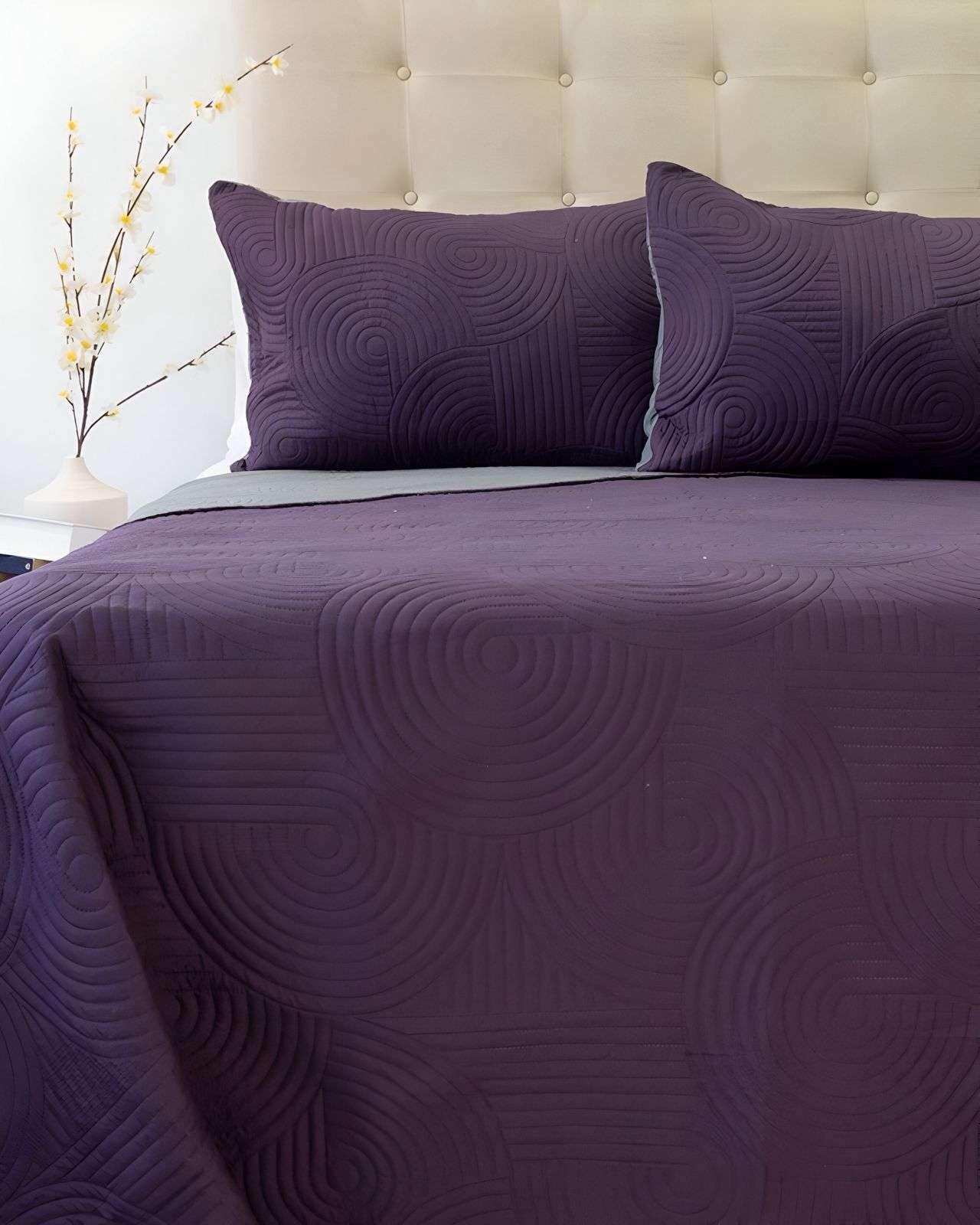 Quilt  Bicolor King Doral MAS 2 ALMOHADAS DE REGALO 03-3