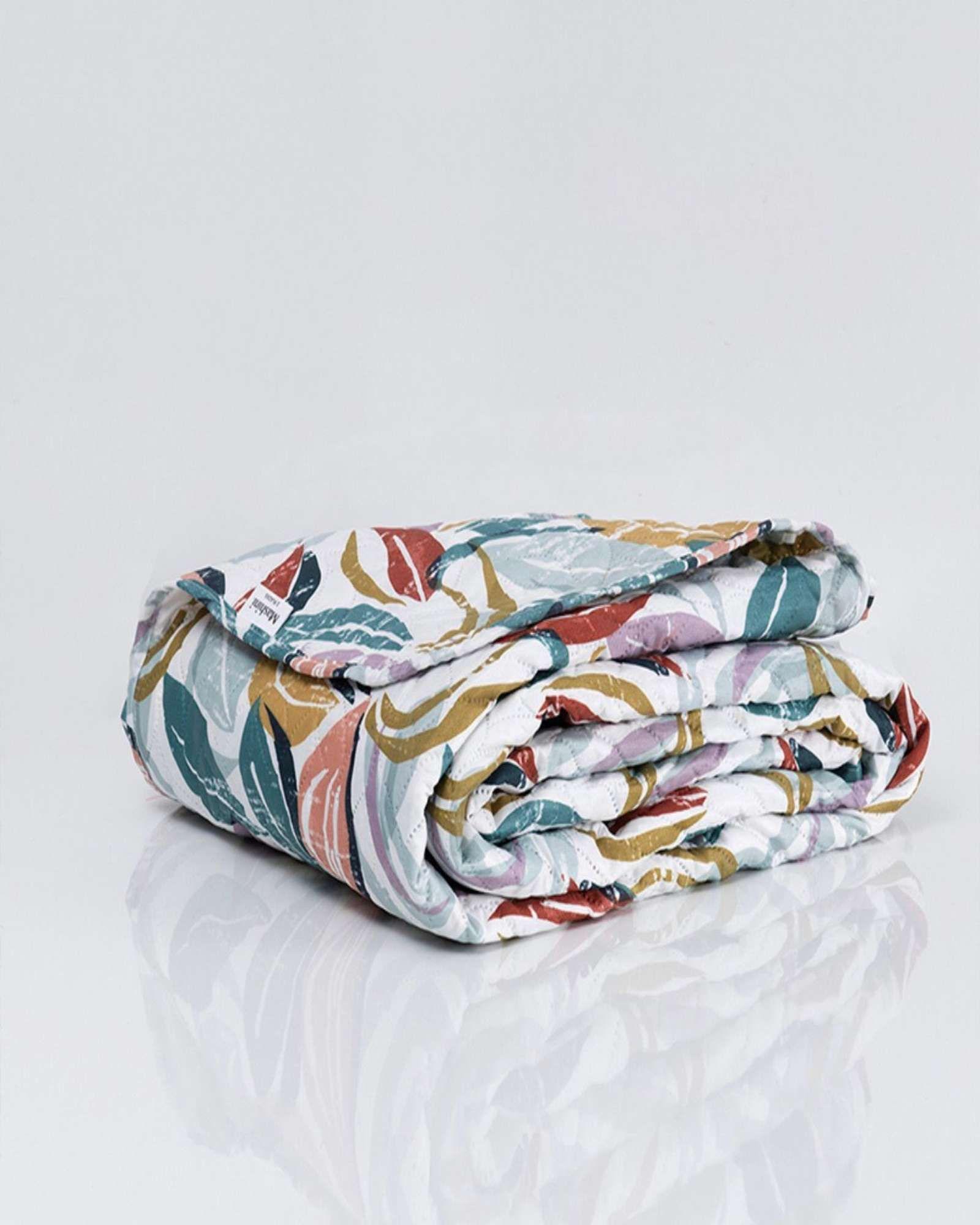 Cubrecama Quilt  mas Juego de Sábana Liso 1.5 Plaza Mashini M02-1