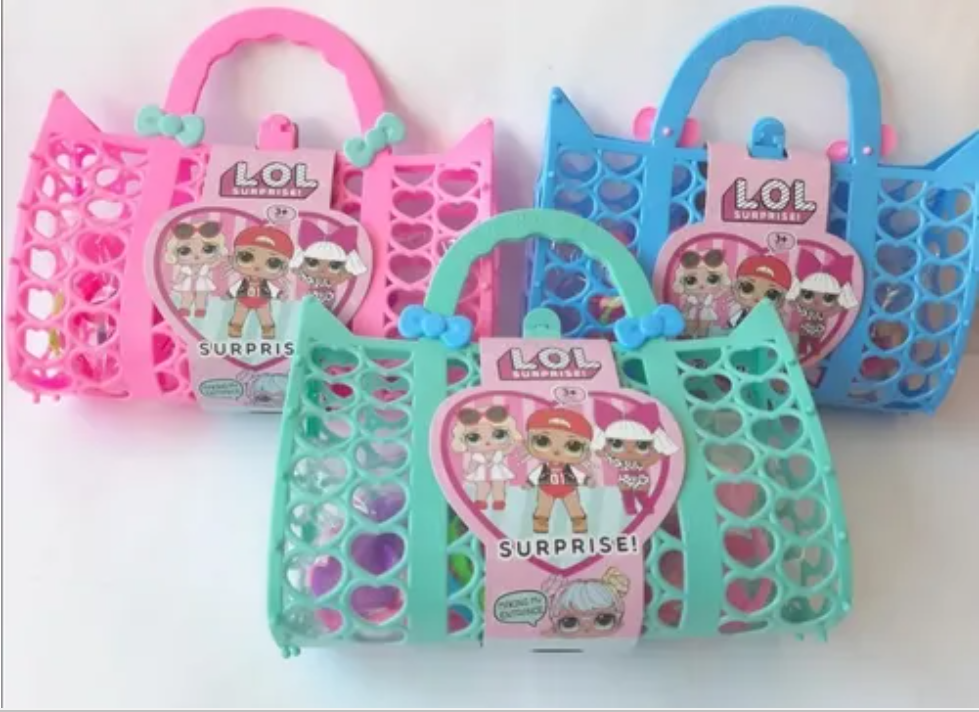 Maleta LOL con muñeca y varios accesorios -0