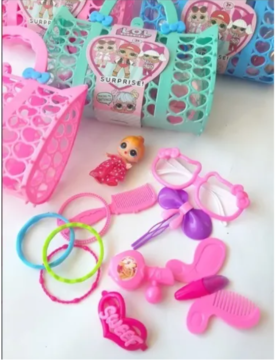 Maleta LOL con muñeca y varios accesorios -1
