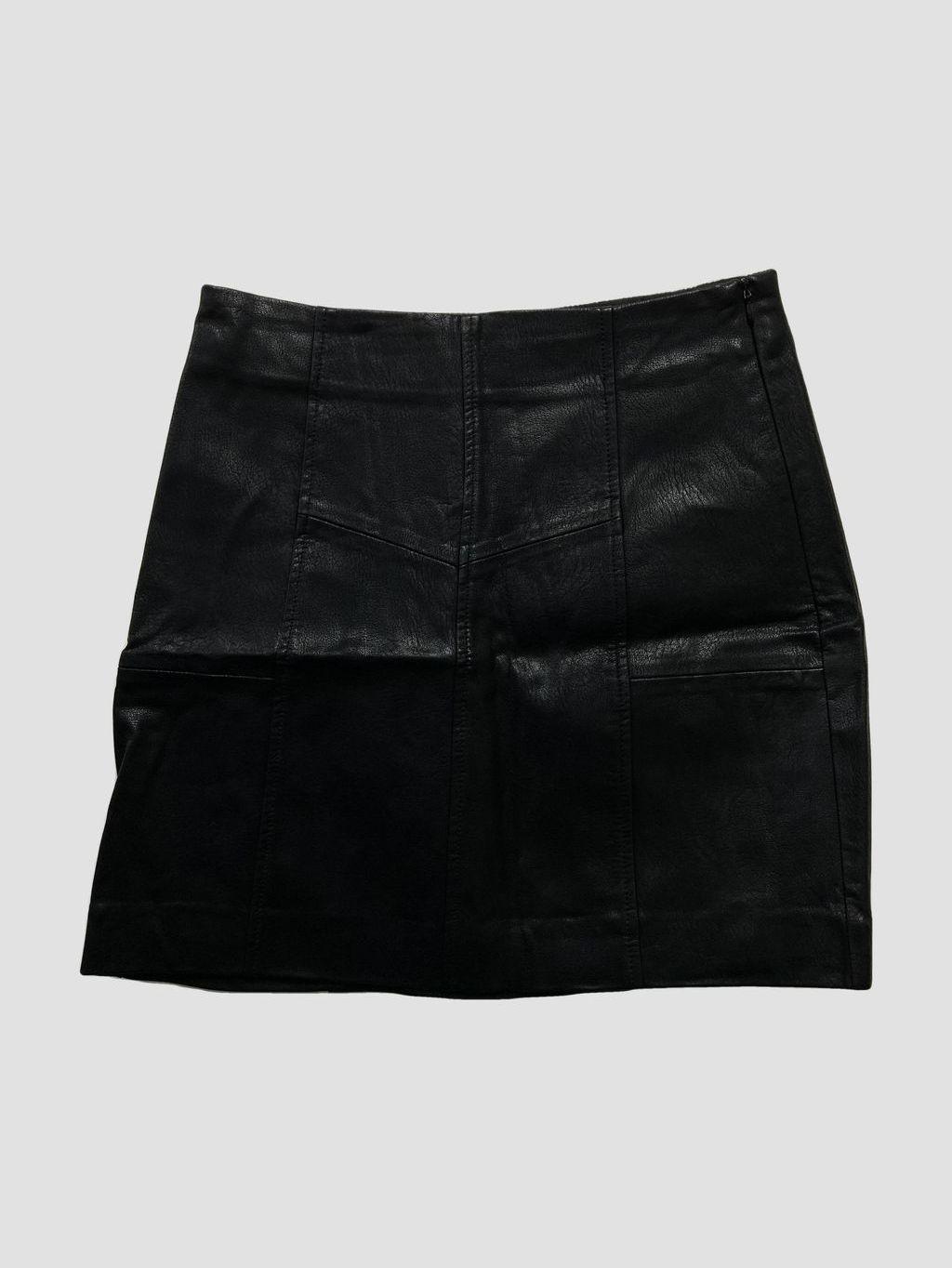 Falda corta STRADIVARIUS - Talla 36 (VOP00984701)-0