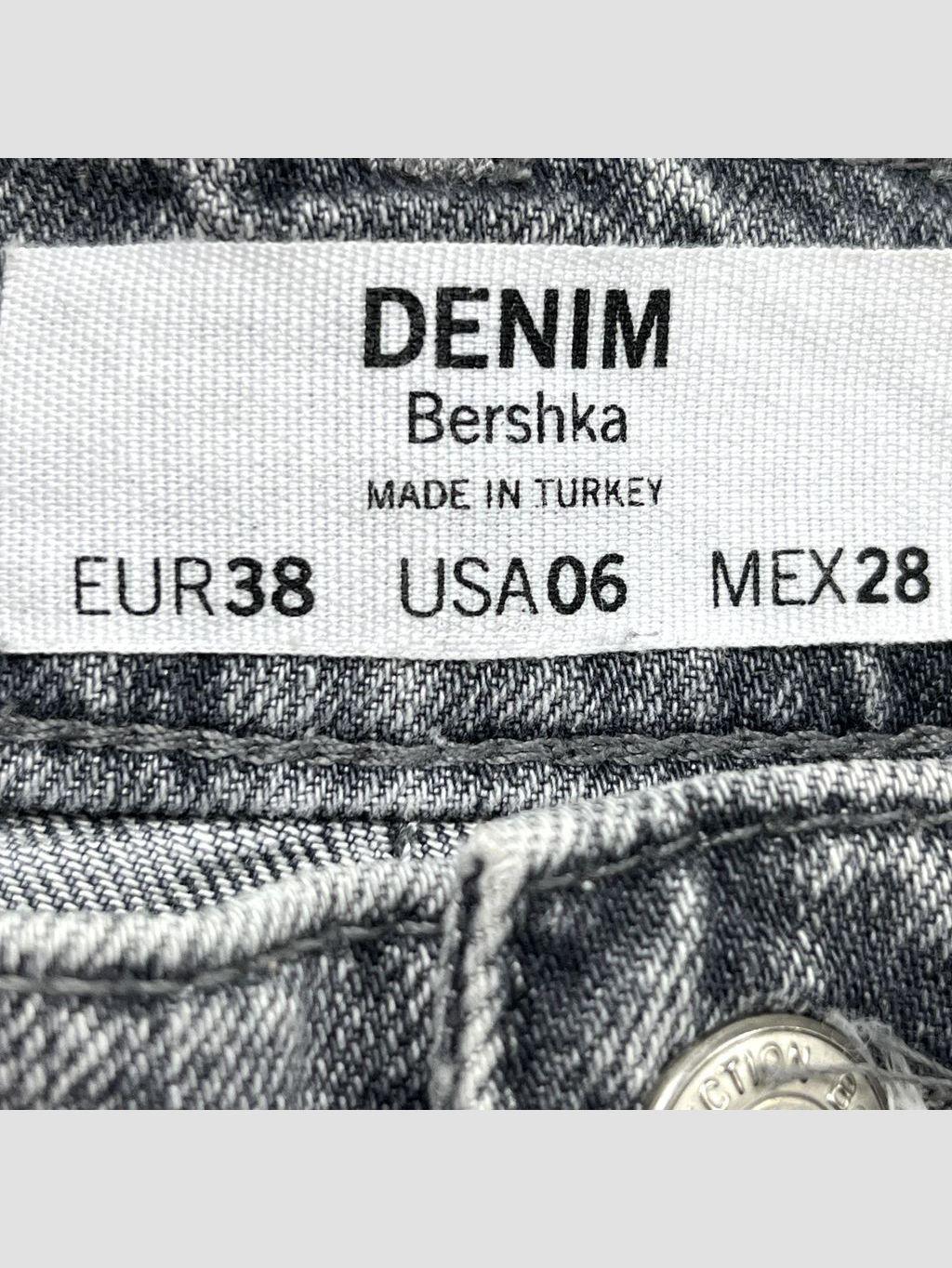 Short BERSHKA - Talla 38 (VOP00907080)-2