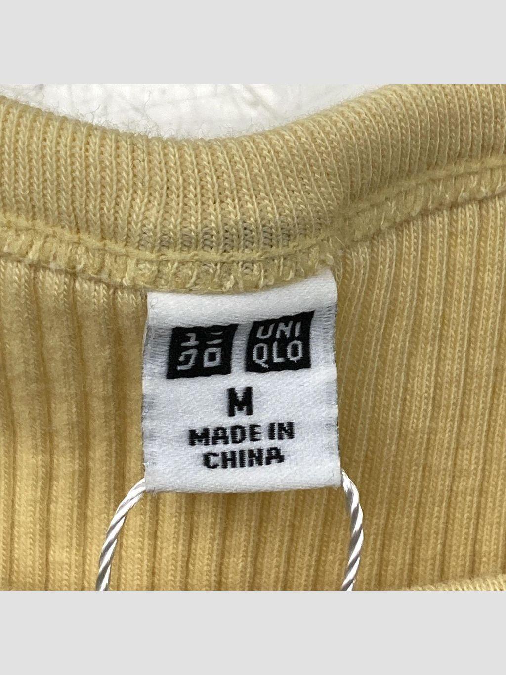 Top UNIQLO - Talla M (VOP01175819)-1