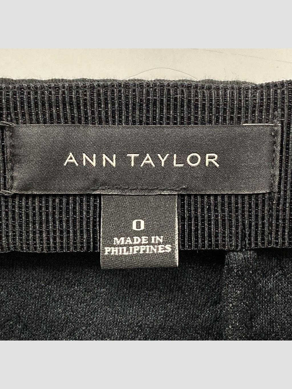 Falda corta ANN TAYLOR - Talla 32 (VOP00907545)-1