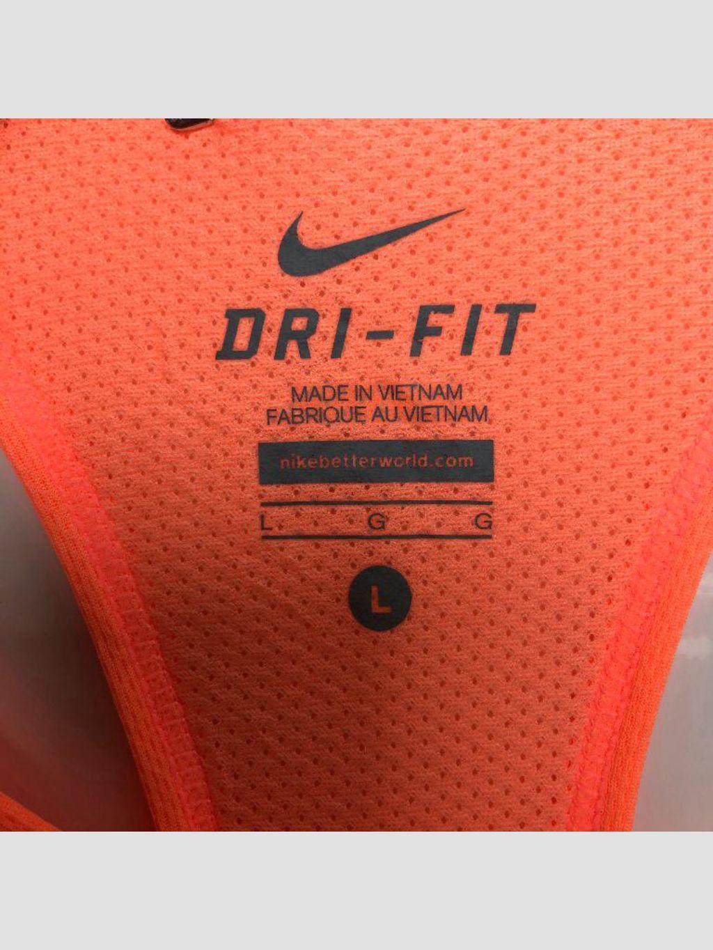 Polera sin mangas NIKE - Talla L (VOP00715826)-1