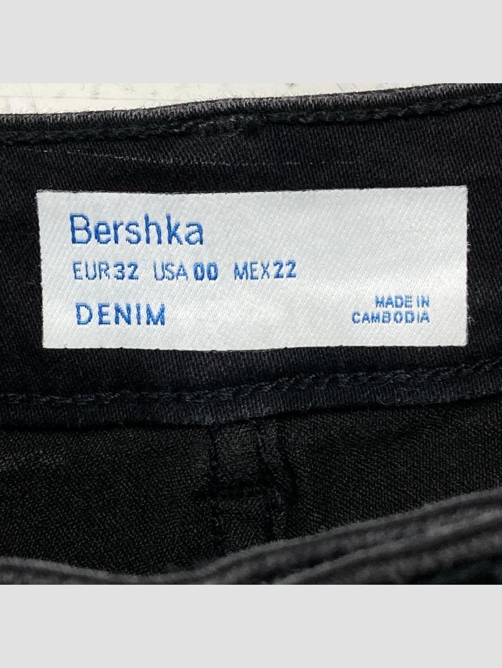 Short BERSHKA - Talla 32 (VOP01029096)-2