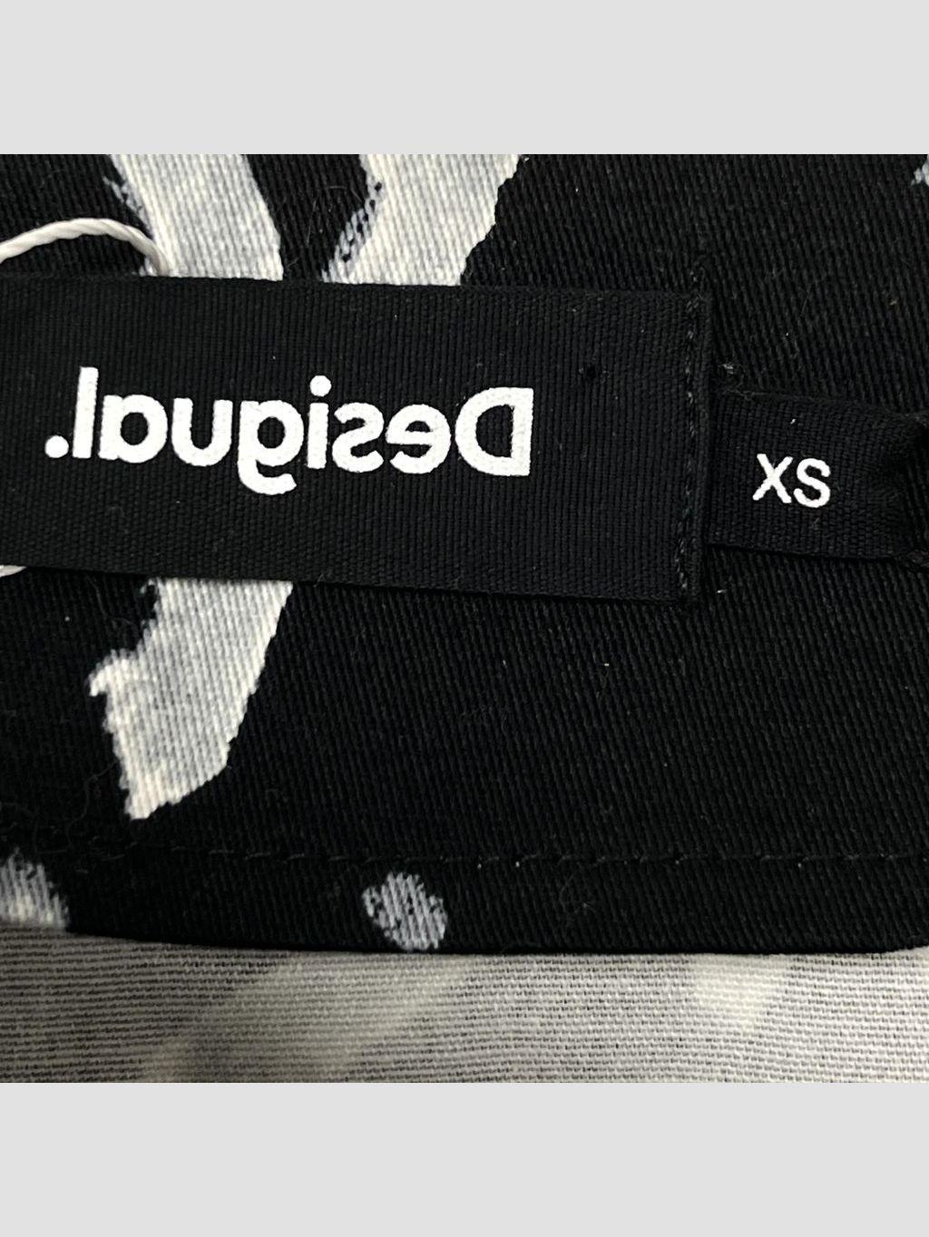 Falda corta DESIGUAL - Talla 34 (VOP01112090)-1