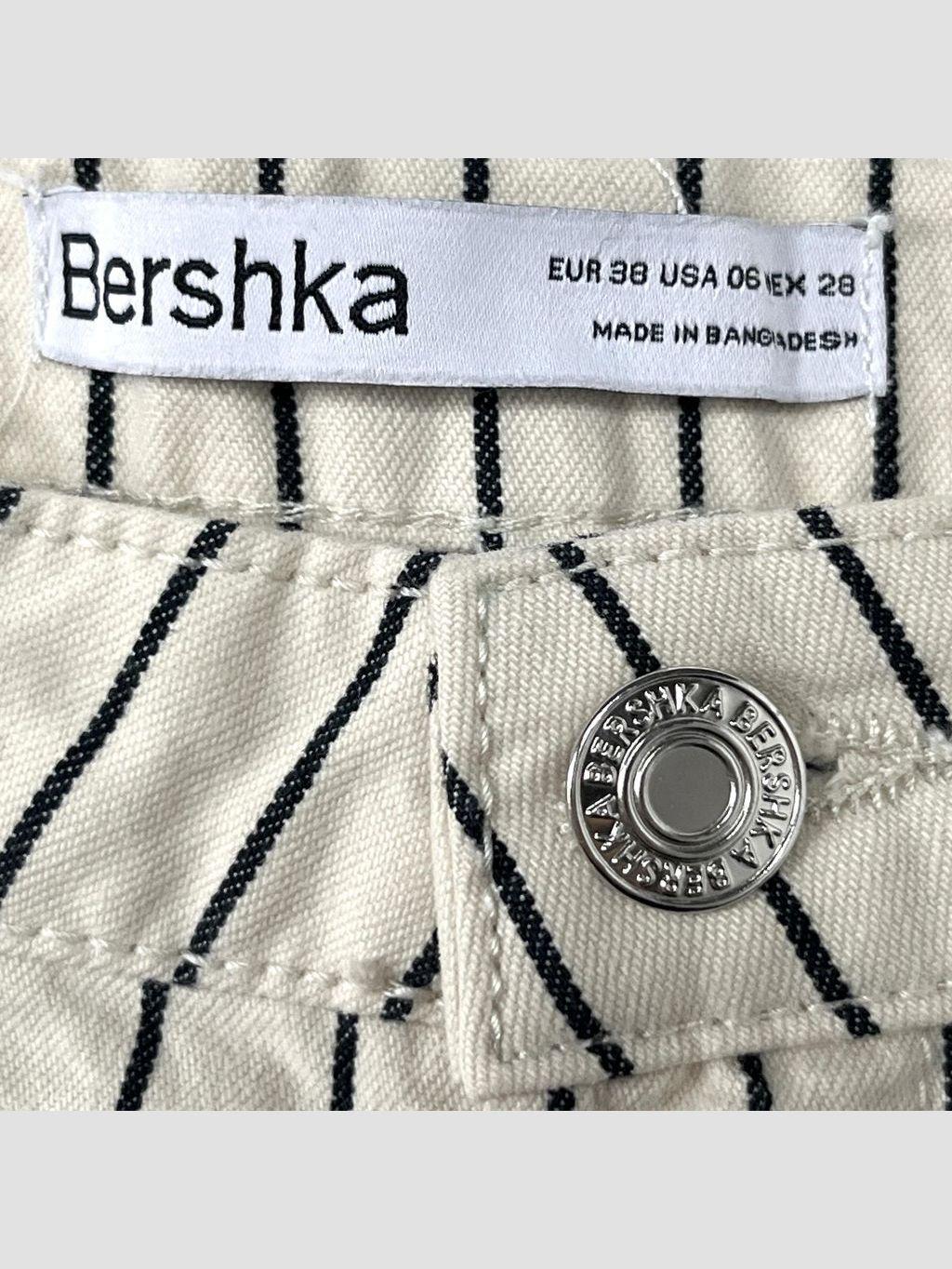 Short BERSHKA - Talla 38 (VOP01172285)-2