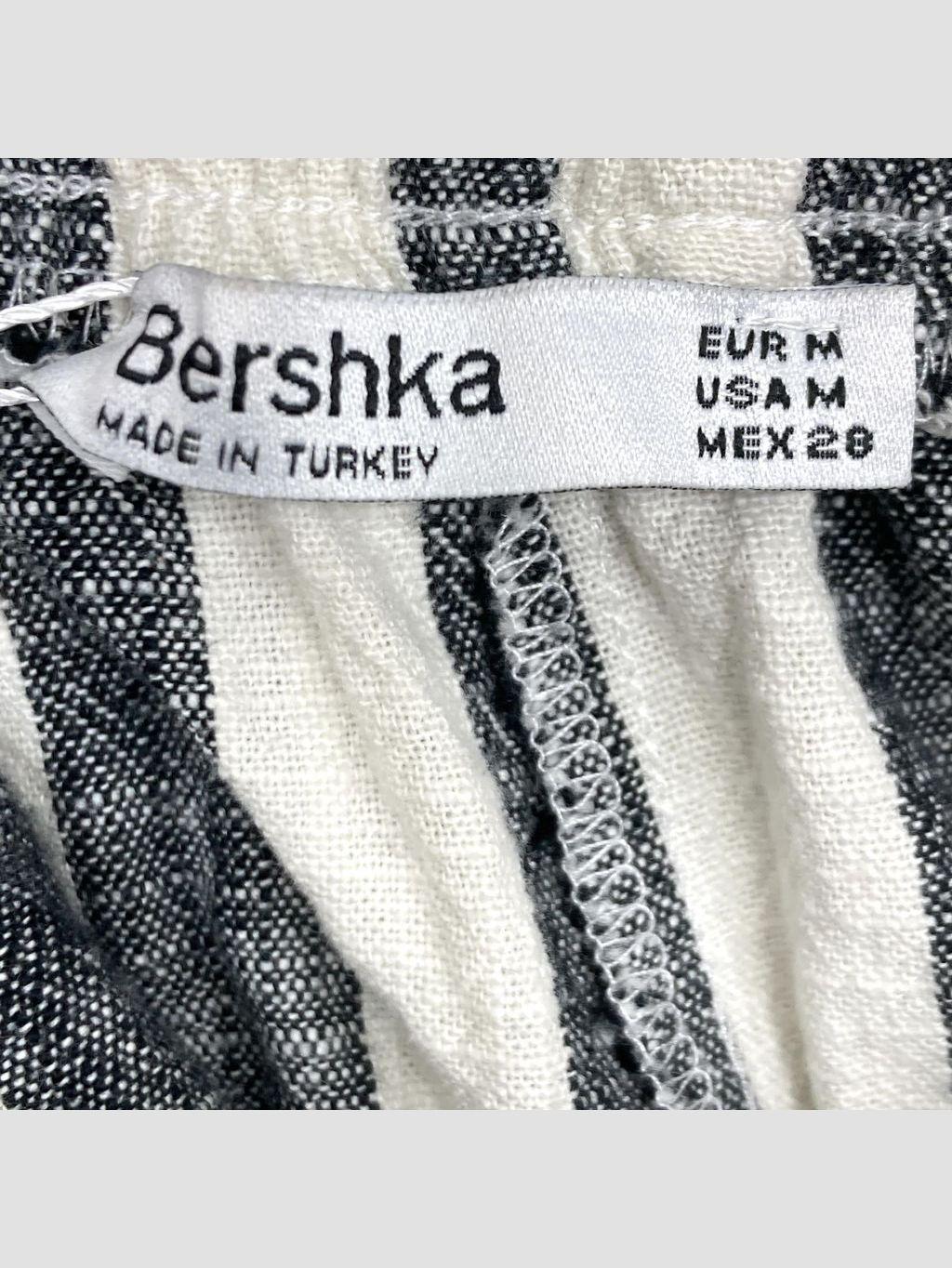 Short BERSHKA - Talla 38 (VOP01139645)-1