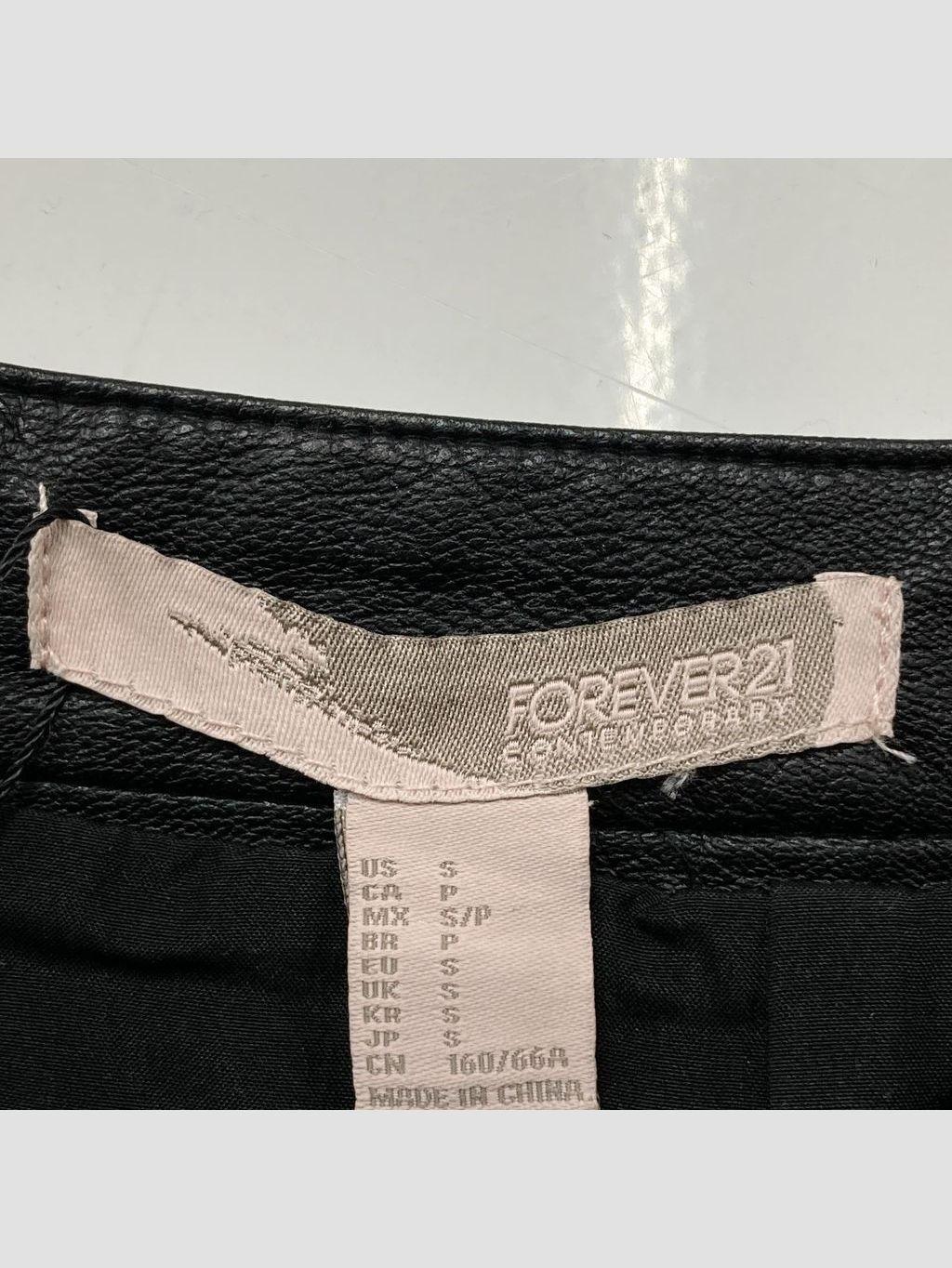Falda corta FOREVER 21 - Talla 36 (VOP00919762)-1