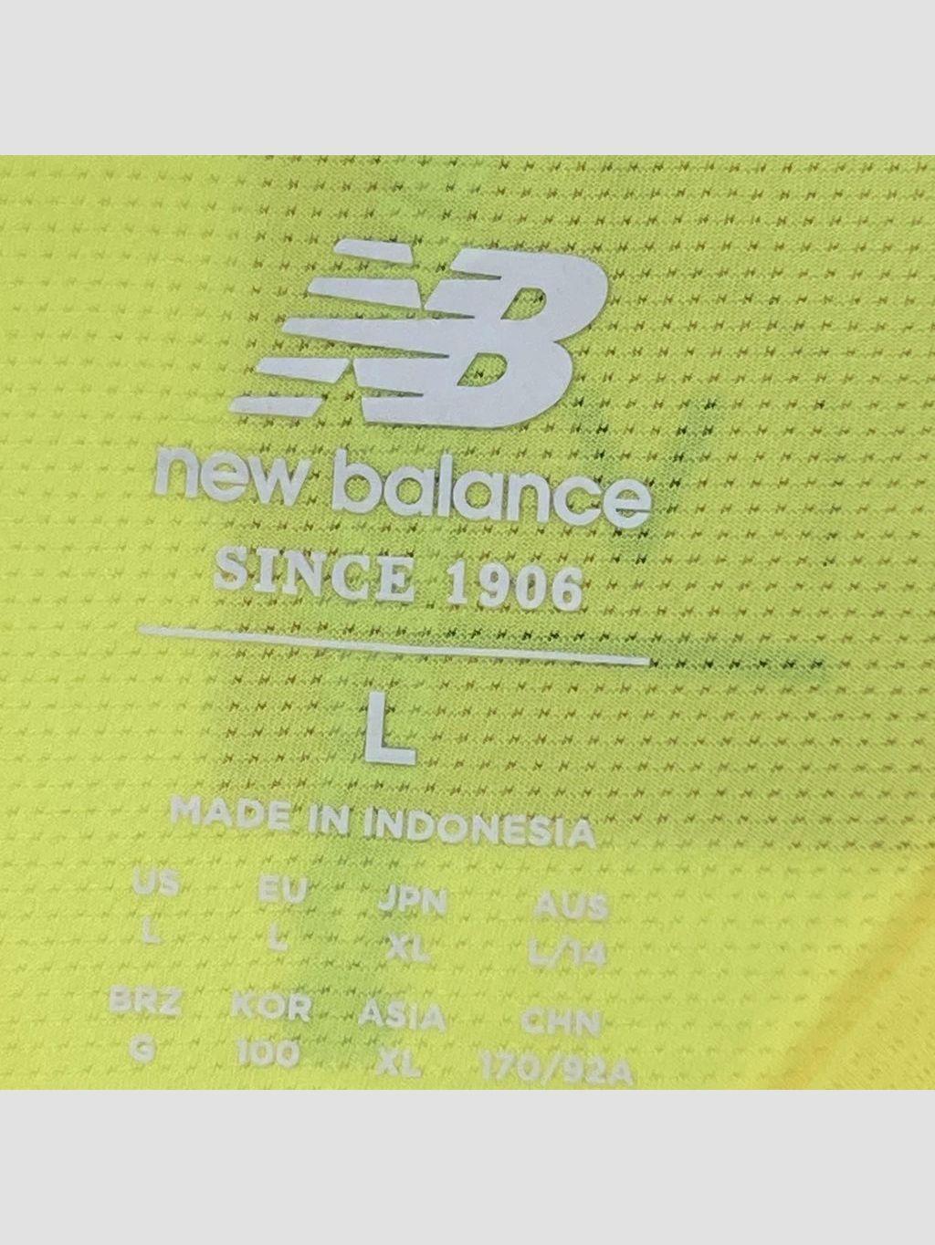 Polera NEW BALANCE - Talla L (VOP01139595)-1