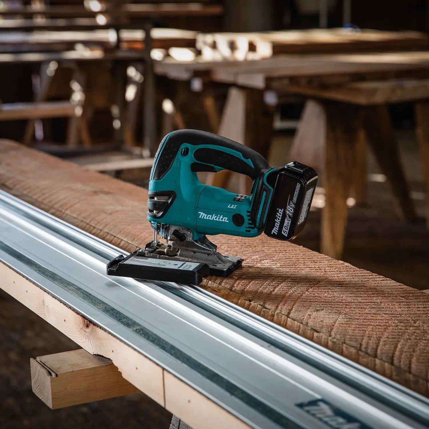 Sierra Caladora Inalámbrica 18v Lxt S/batería Makita Djv180z-1
