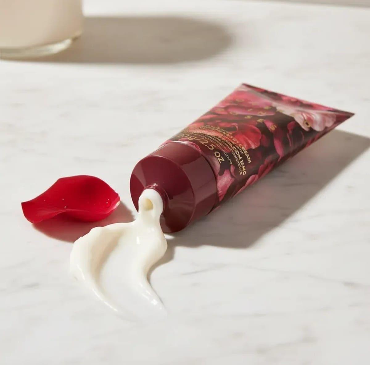 Body Cream. Covered In Roses. 70g. Bath & Body Works-4