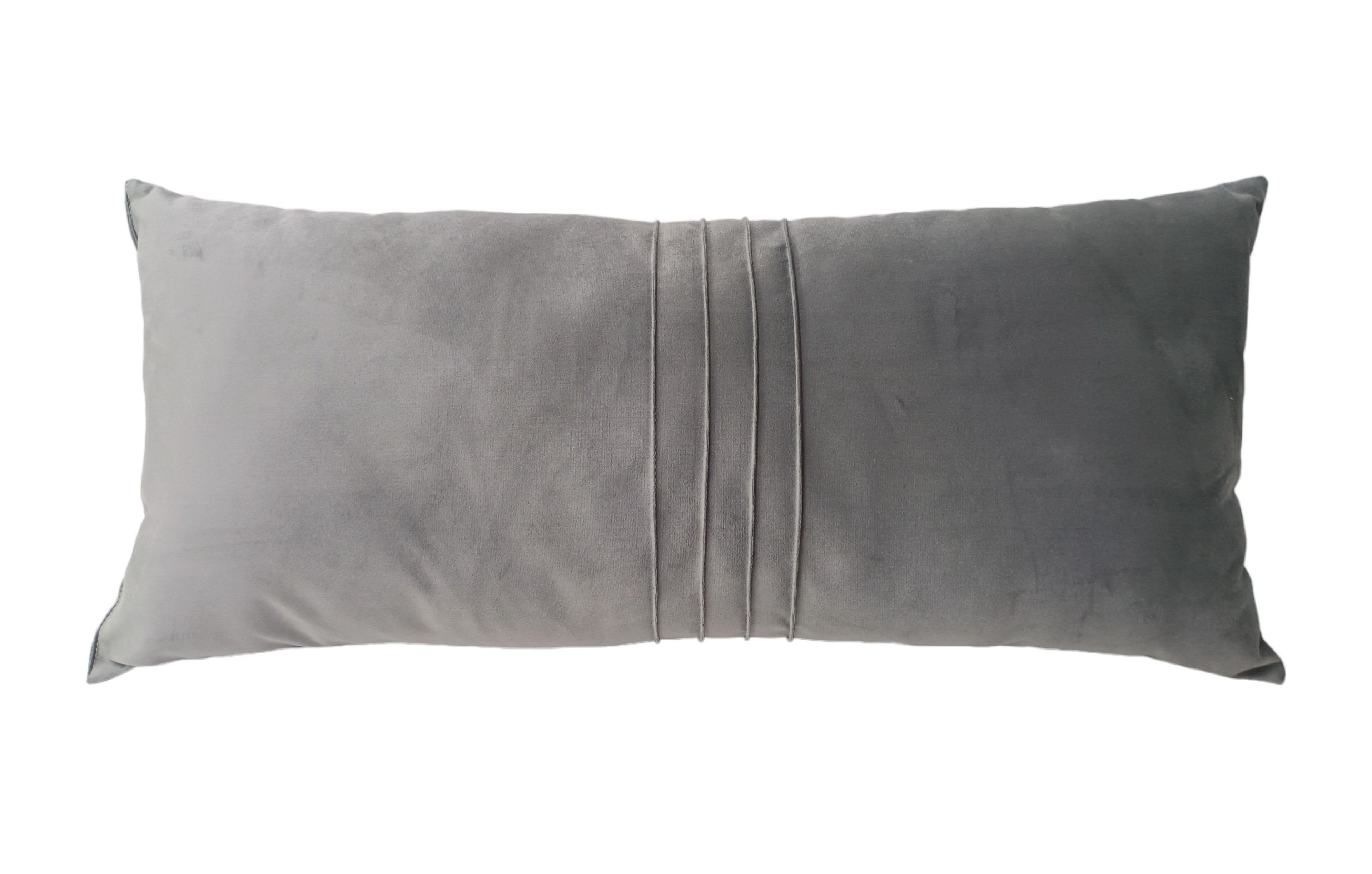 Cojin Felpa Gris Alforzado 80 x 35-1