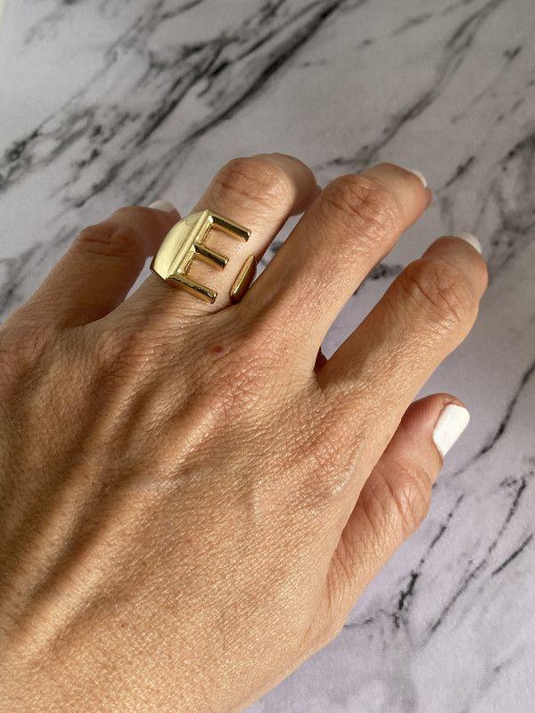 Anillo Letra East Placei-3