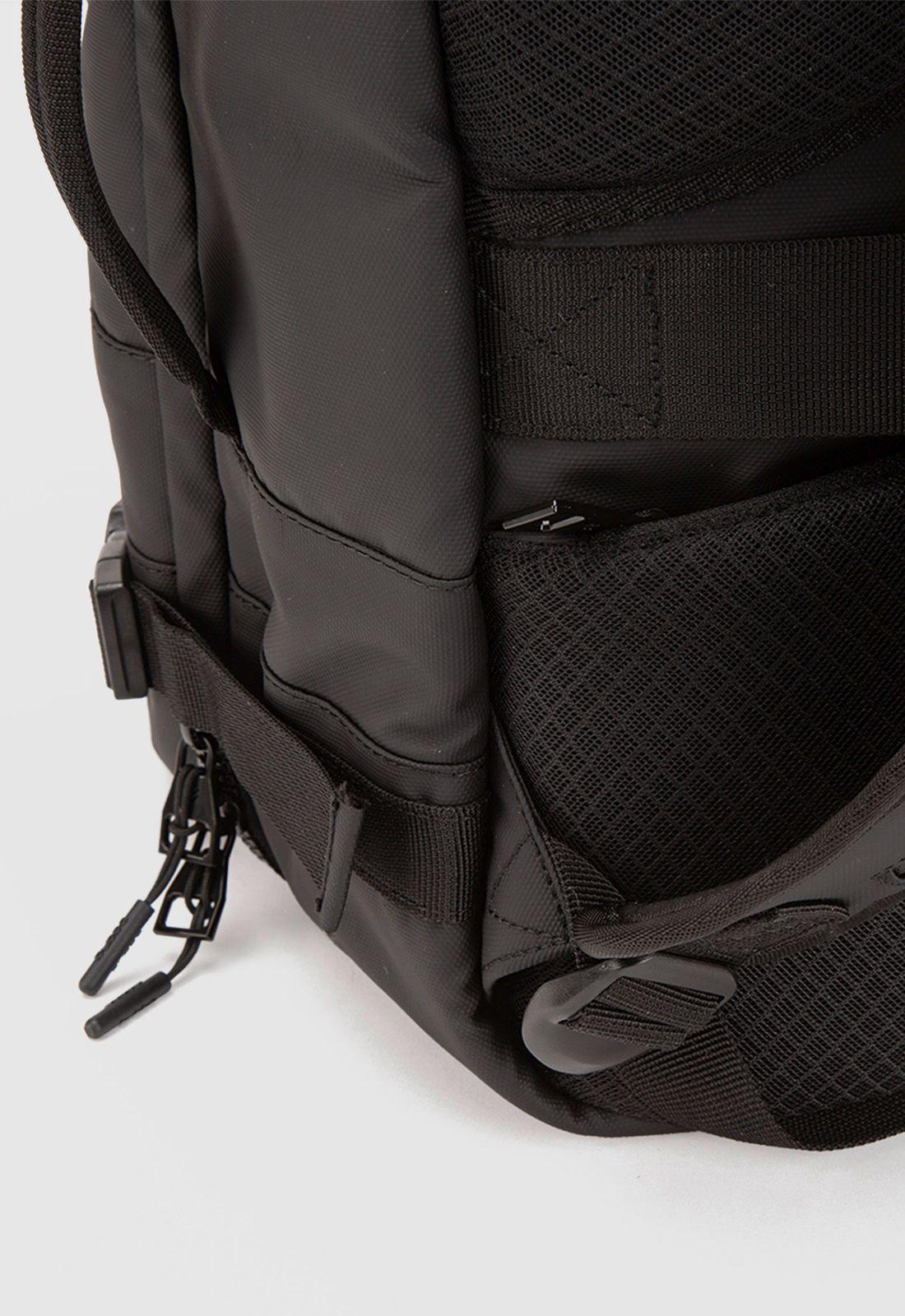Mochila Travel Cabin Noir Bubba Essentials-8