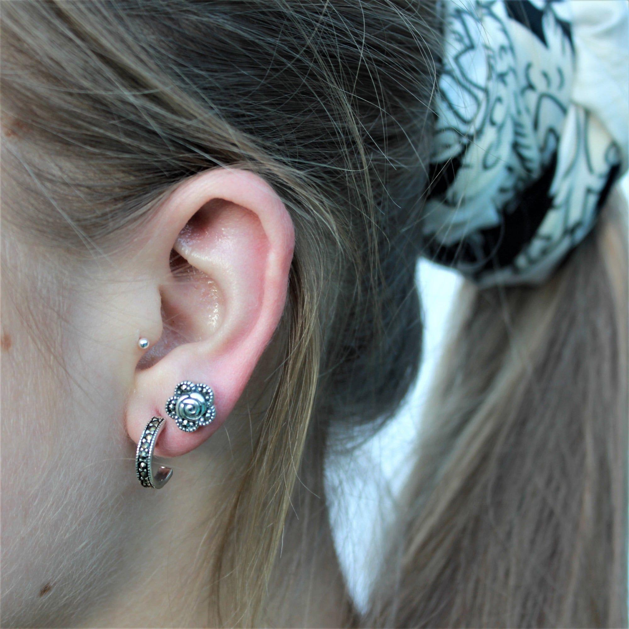 Aros Media Argolla con marquesita Plata Philippa Joyas-1